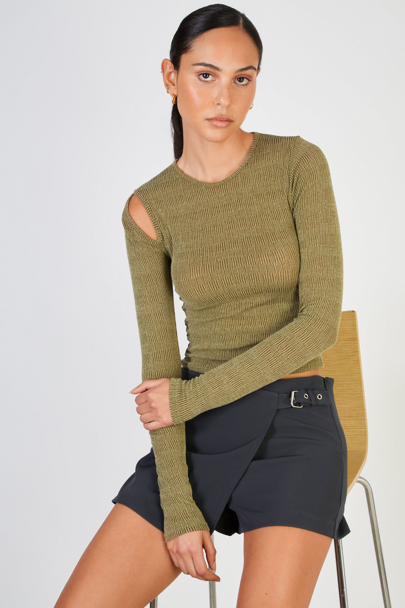 Charcoal side buckle mini skort_5