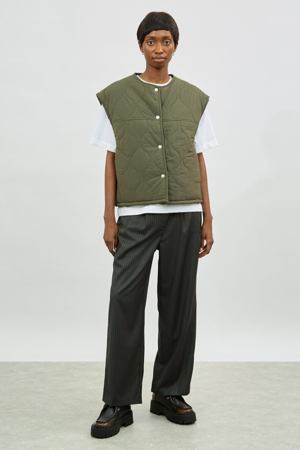 Charcoal teddy lined quilted gilet_4