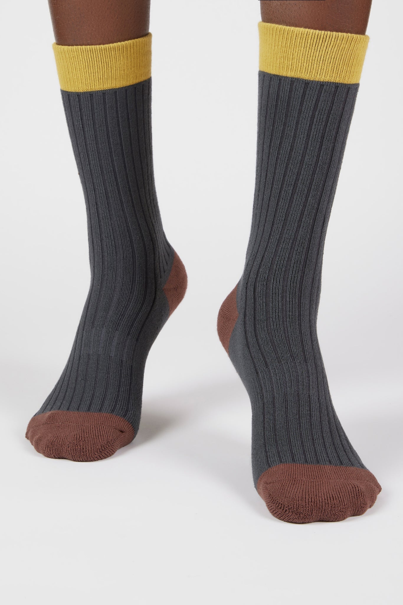 Charcoal ribbed tricolour block socks_4