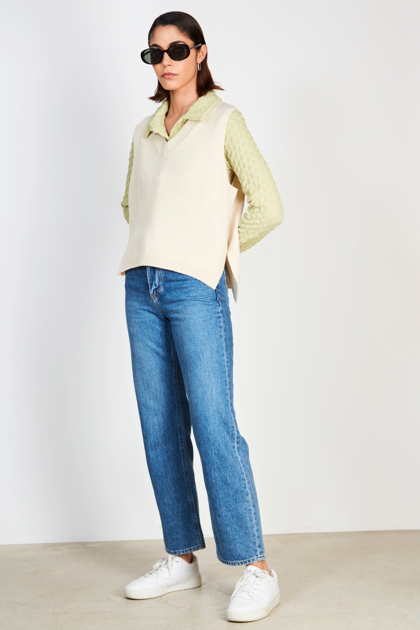 Cream V neck sweater vest_5