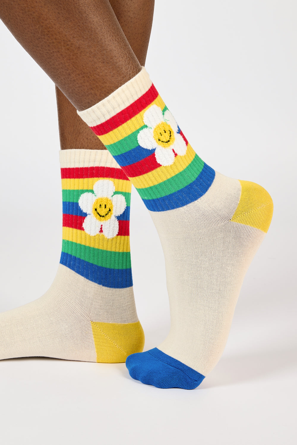 Cream rainbow striped daisy socks_1