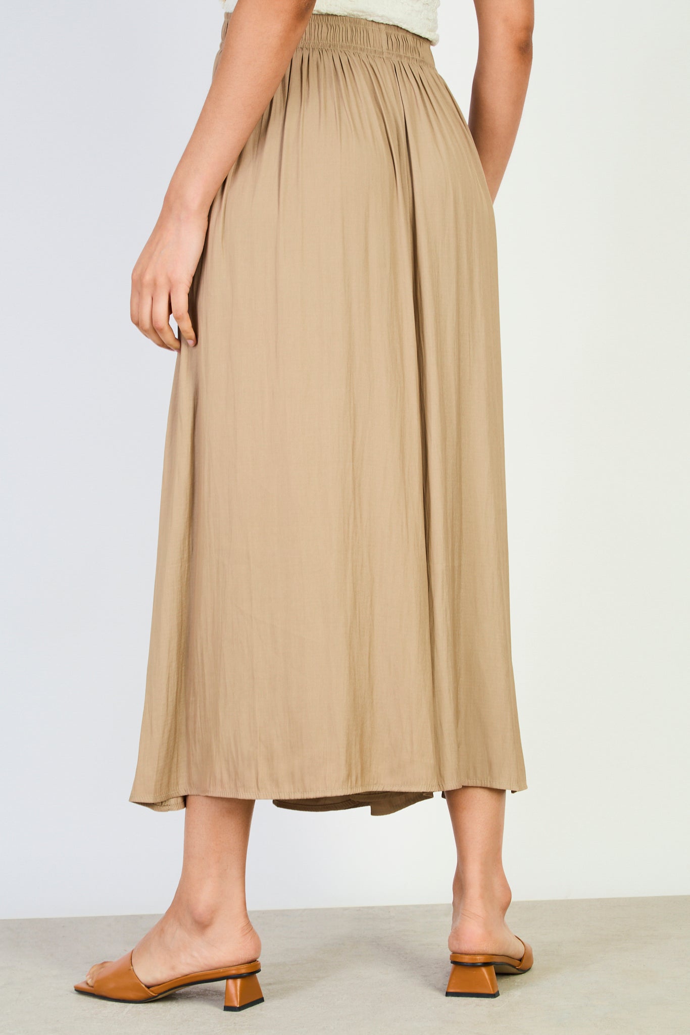 Dark beige flowy wide leg trousers_2
