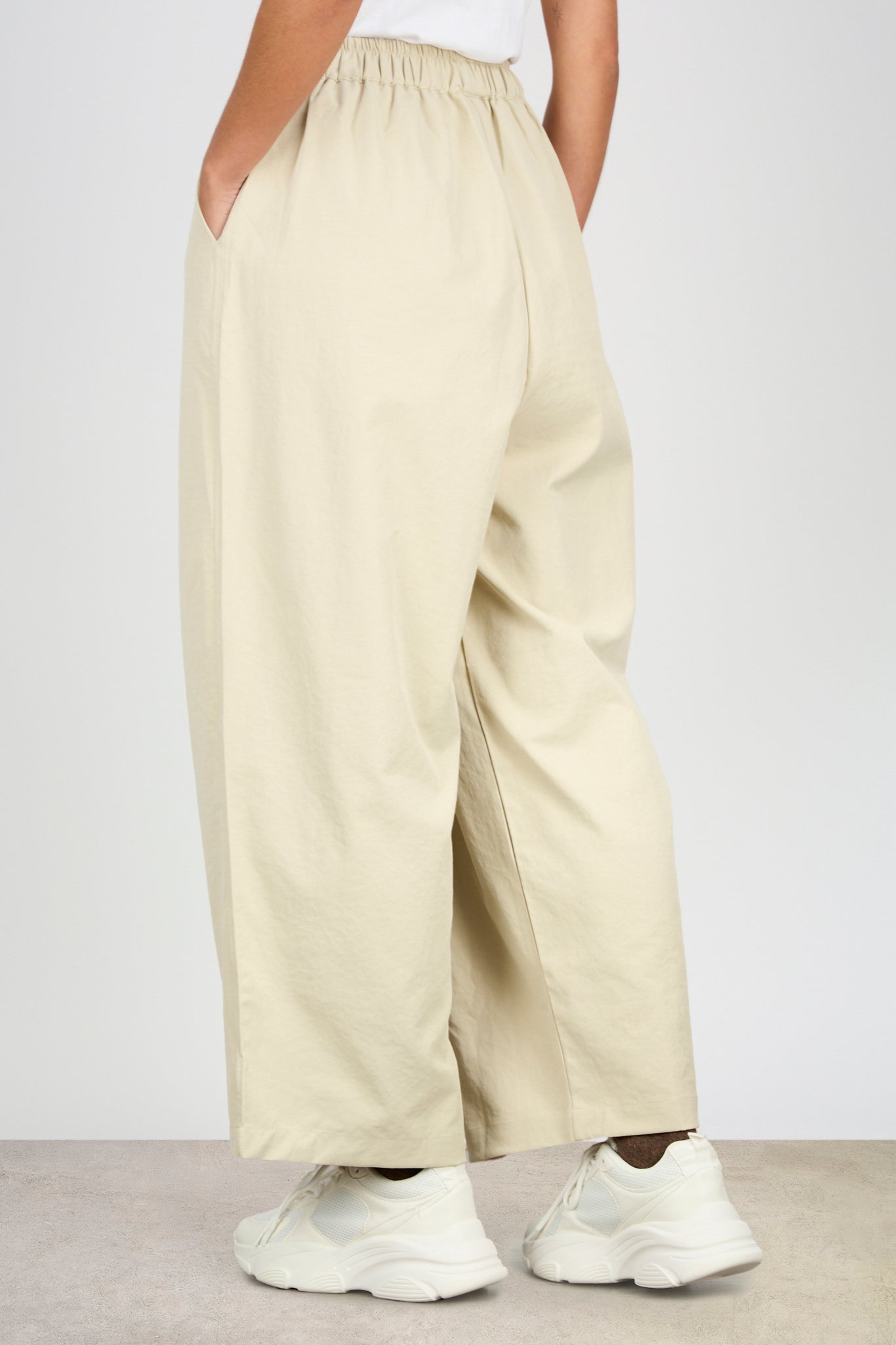 Dark beige pleated ruched waist relaxed trousers_2