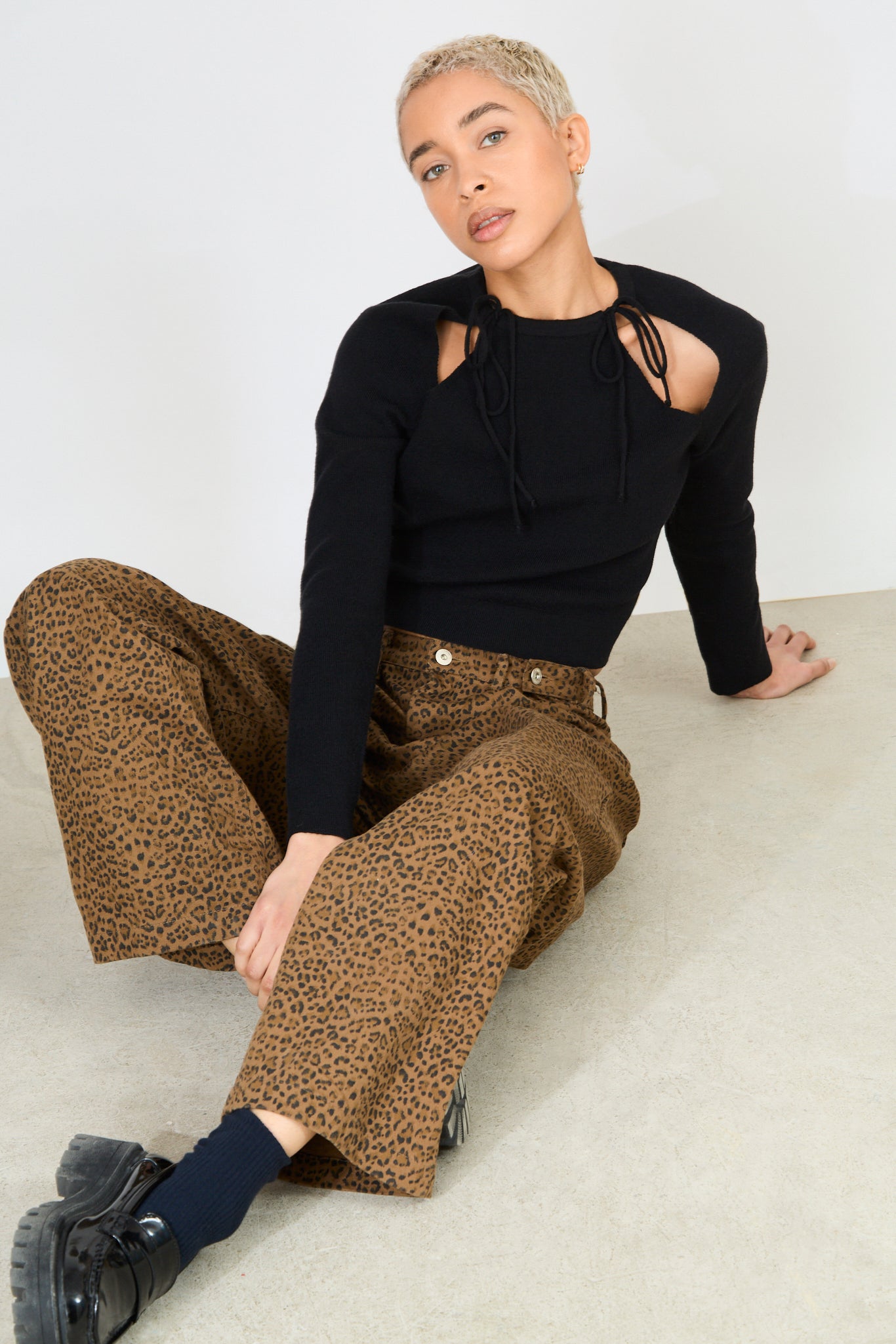 Dark brown leopard print adjustable waist double button jeans_5