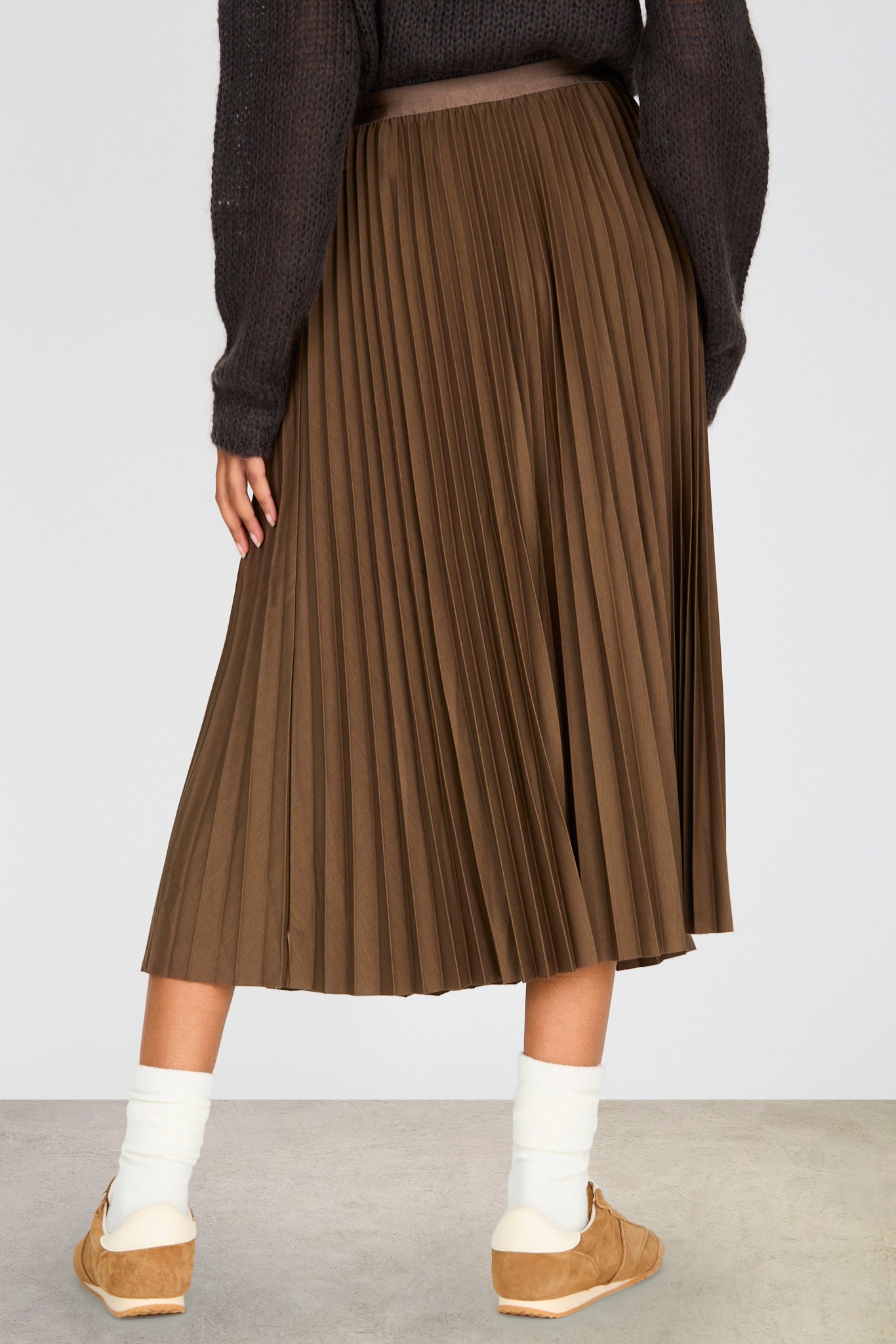 Dark brown slinky pleated skirt_2