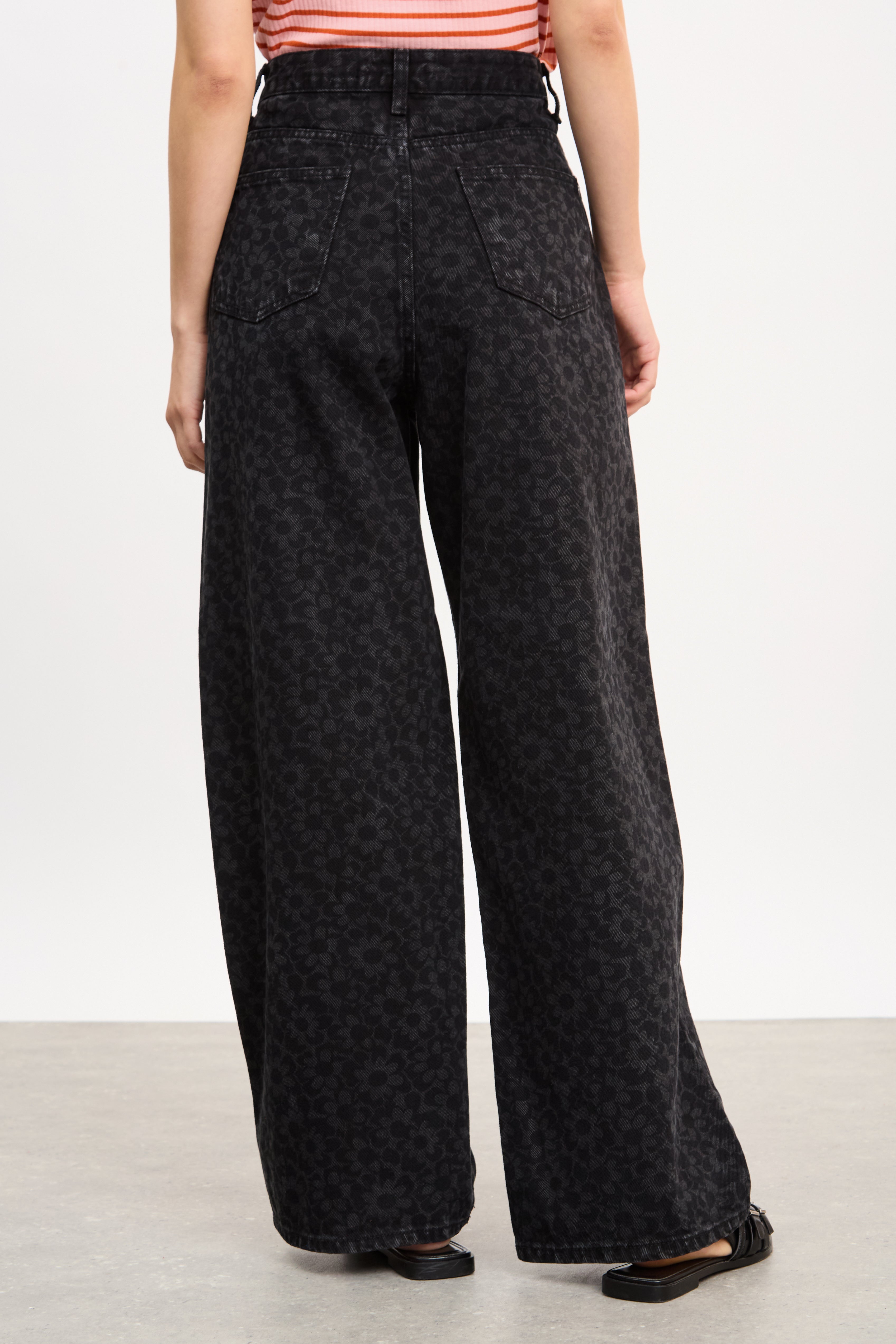 Dark grey graphic floral print jeans_2