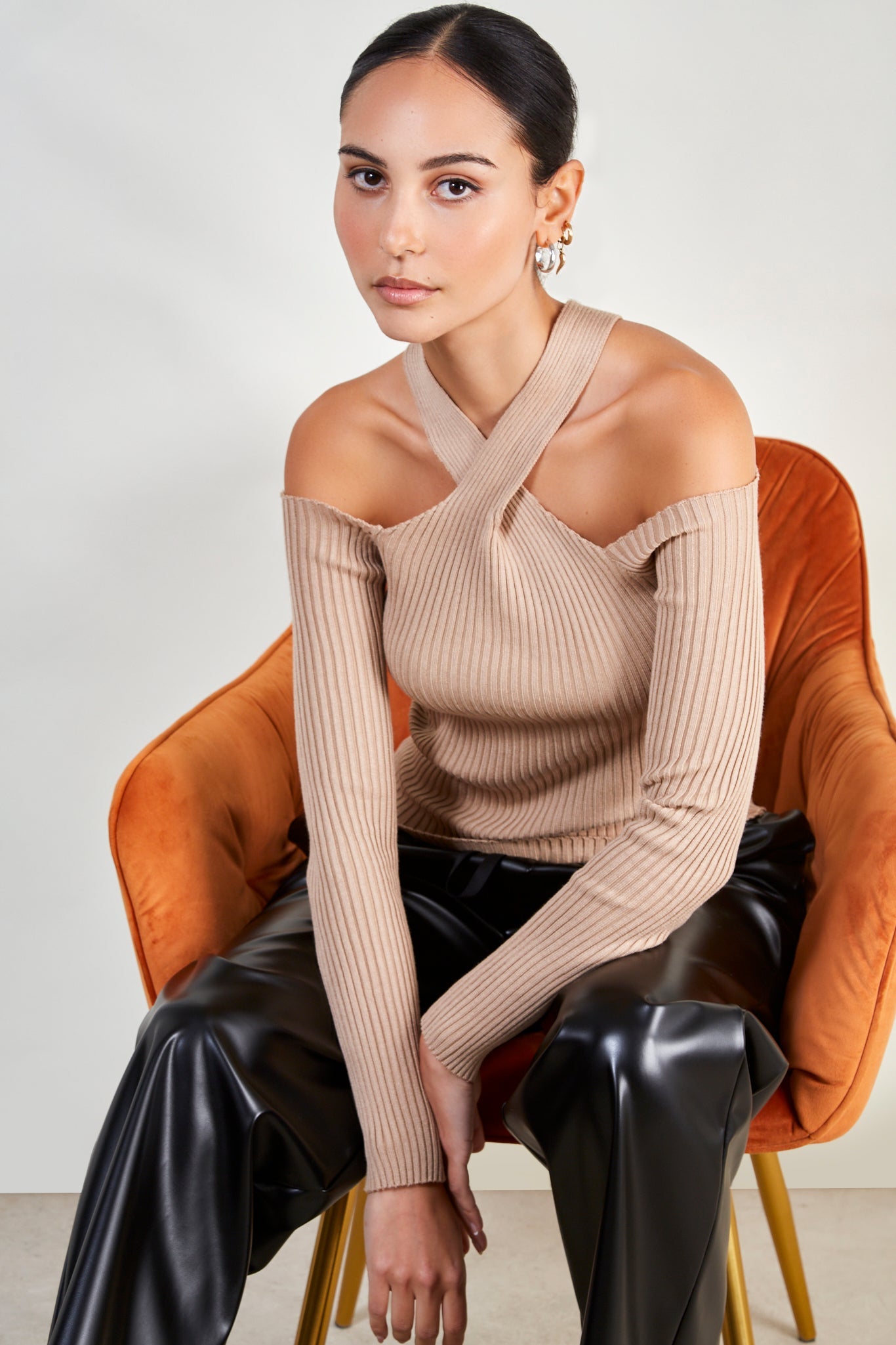 Dark beige ribbed halter neck knit top_5