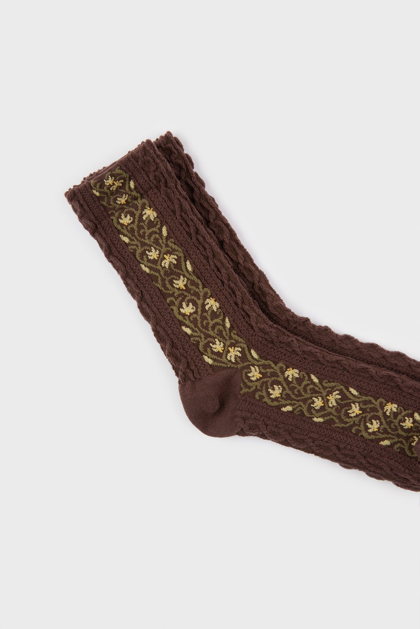 Dark brown vine floral strip socks_3