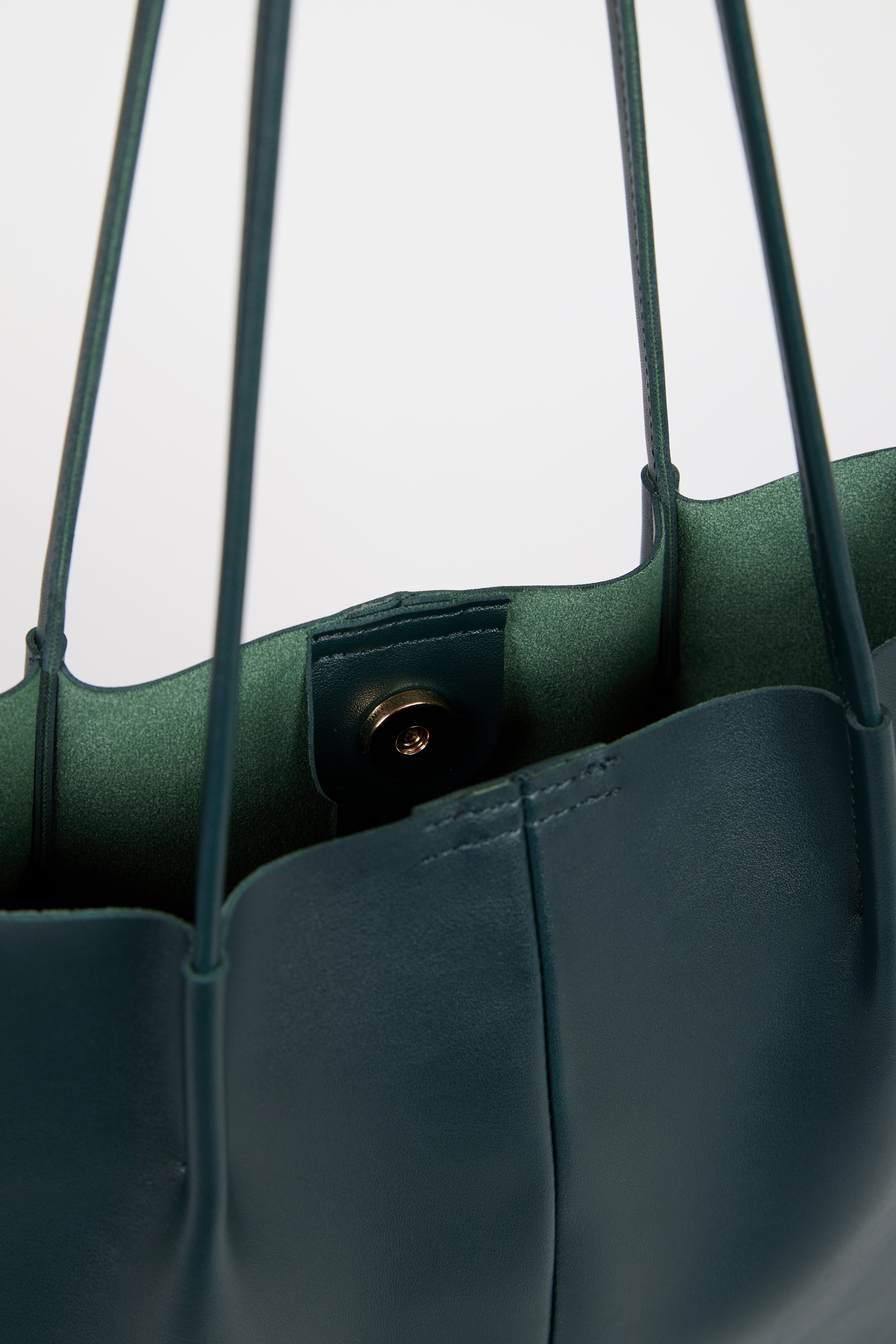 Dark green vegan leather pinched strap tote bag_4