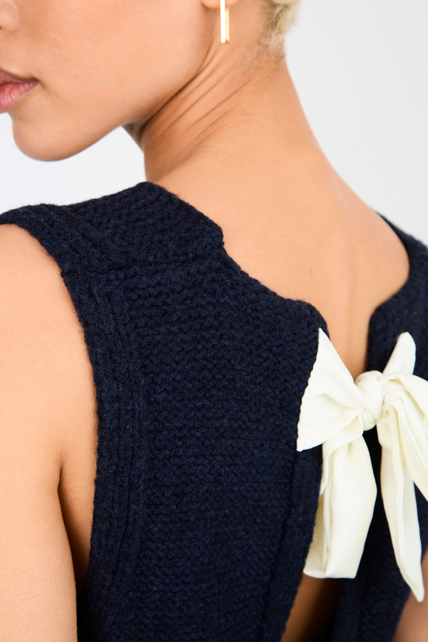 Navy blue large white double tie back sweater vest_4