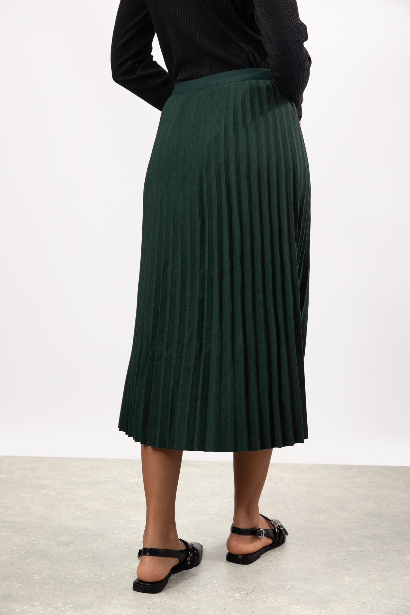 Emerald green pleated midi skirt_2