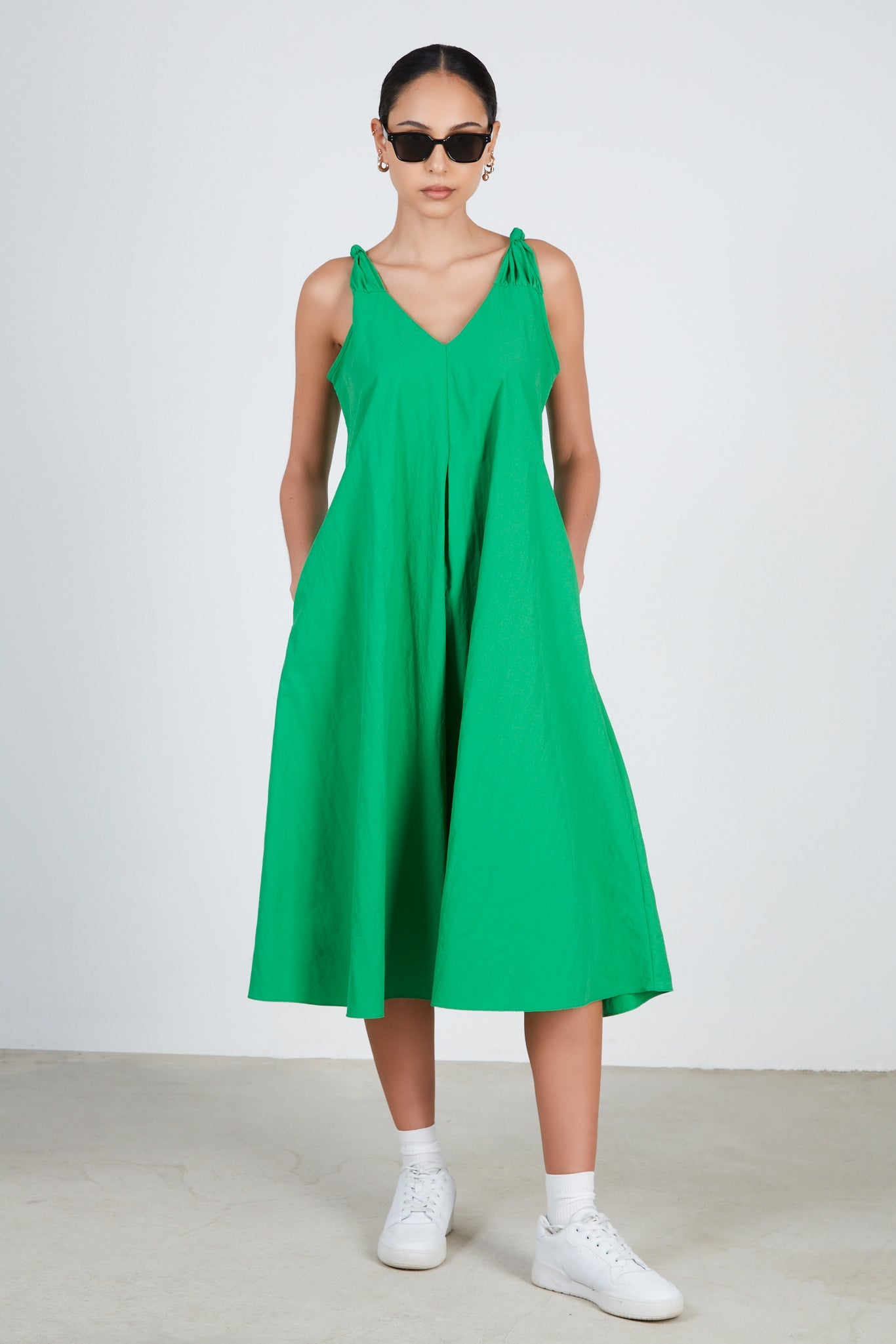 Emerald green knot shoulder dress_2
