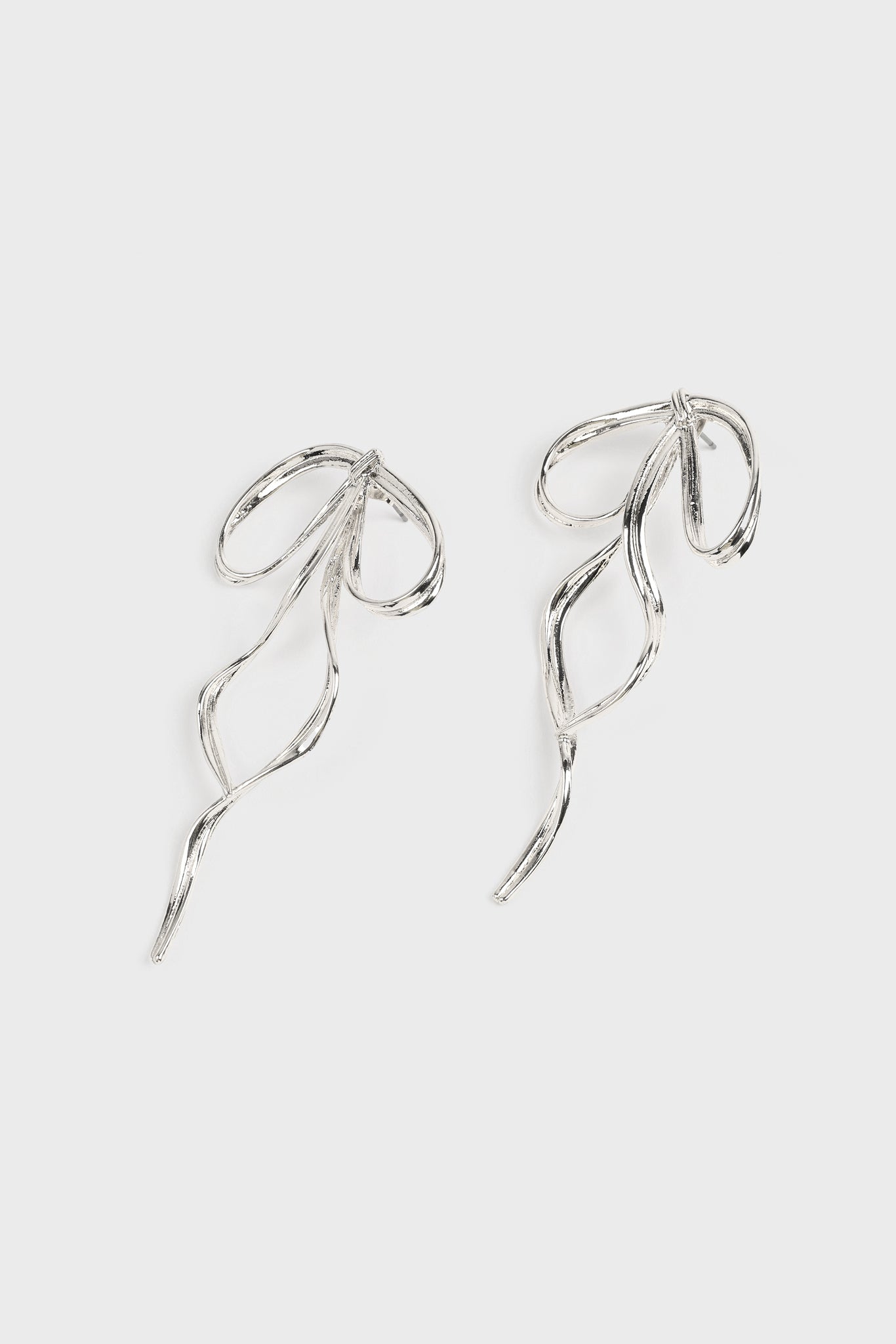 Silver bow stud earrings_2