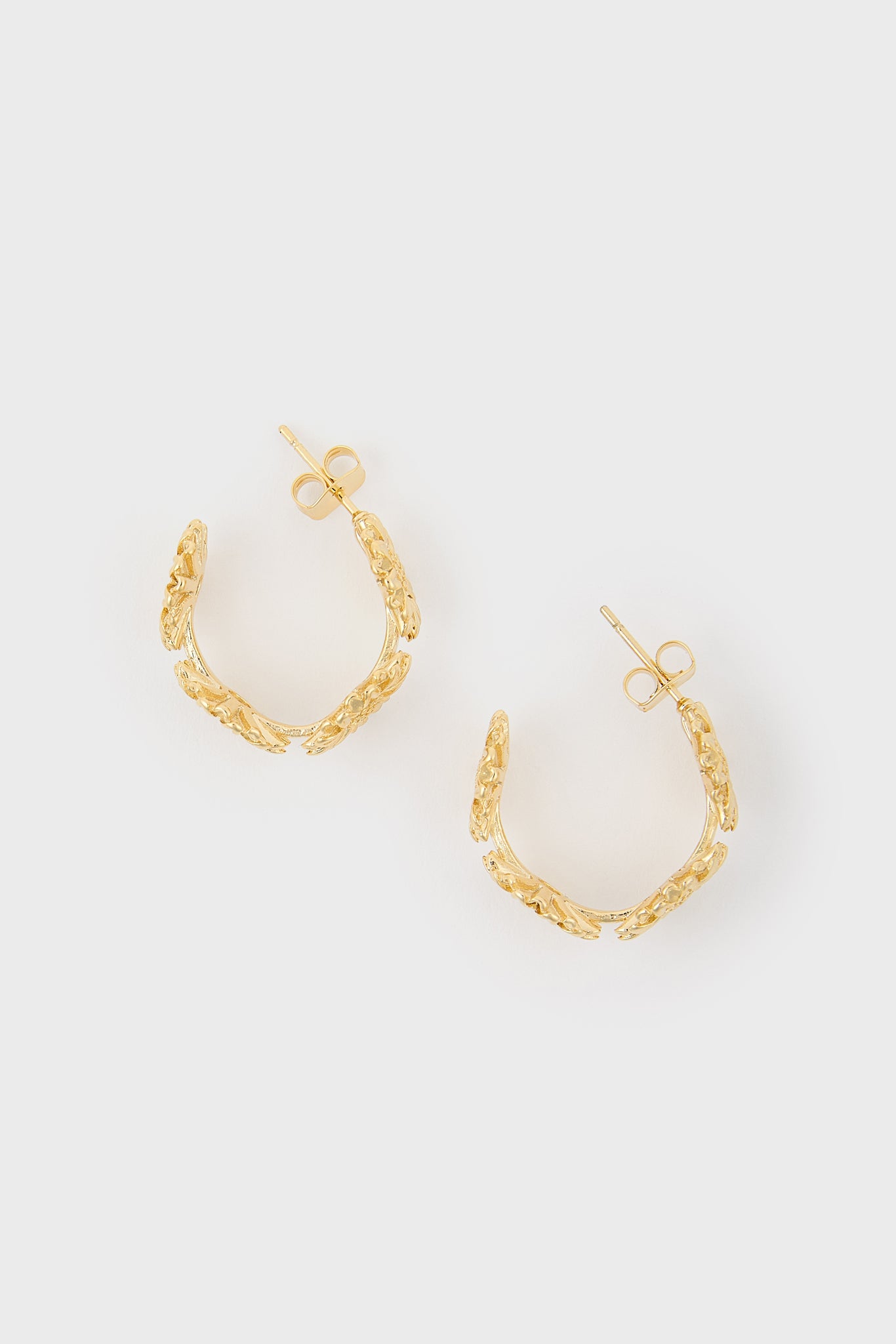 Gold daisy hoop earrings_1