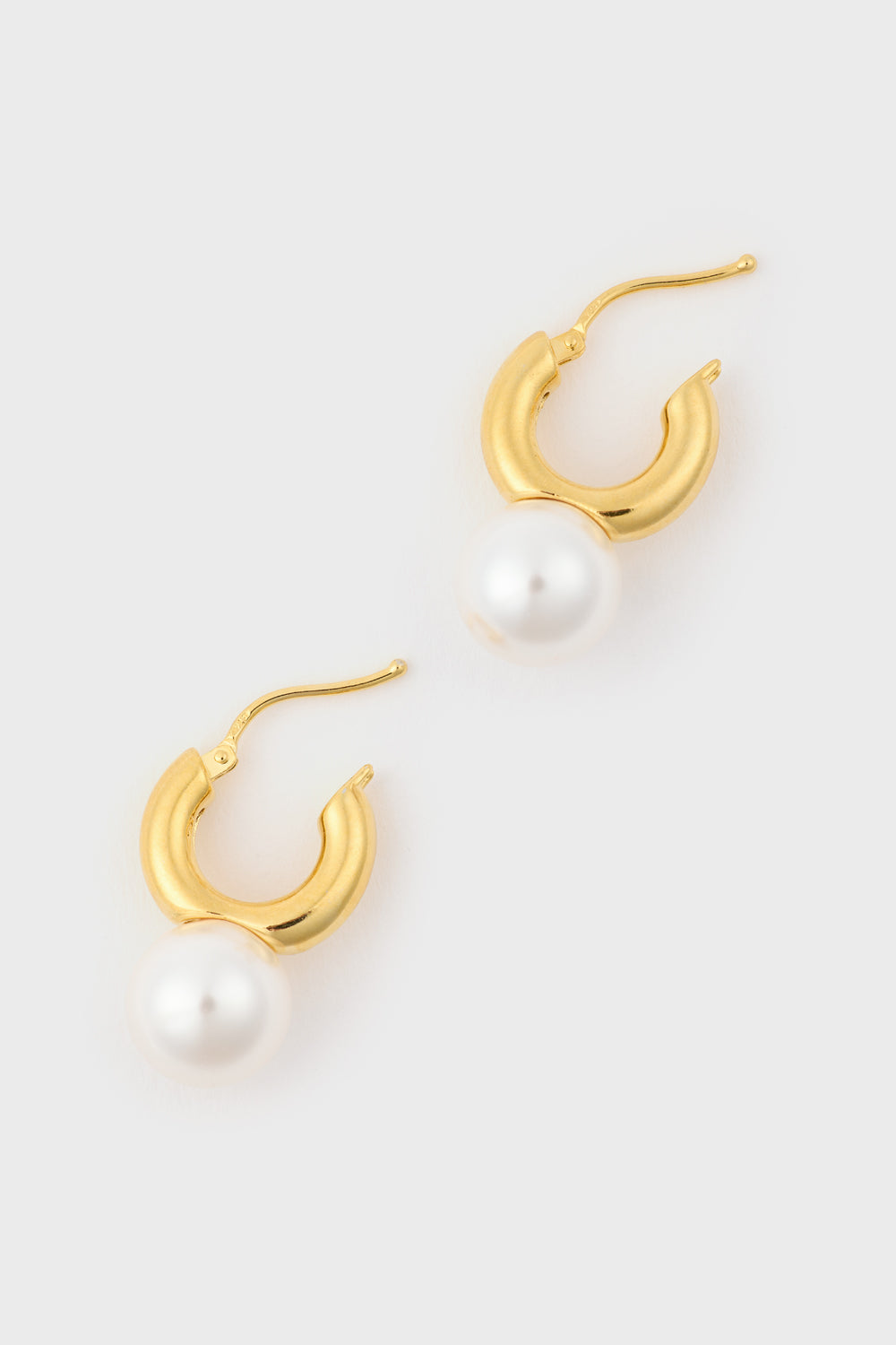 Gold large pearl drop hoop earrings_2