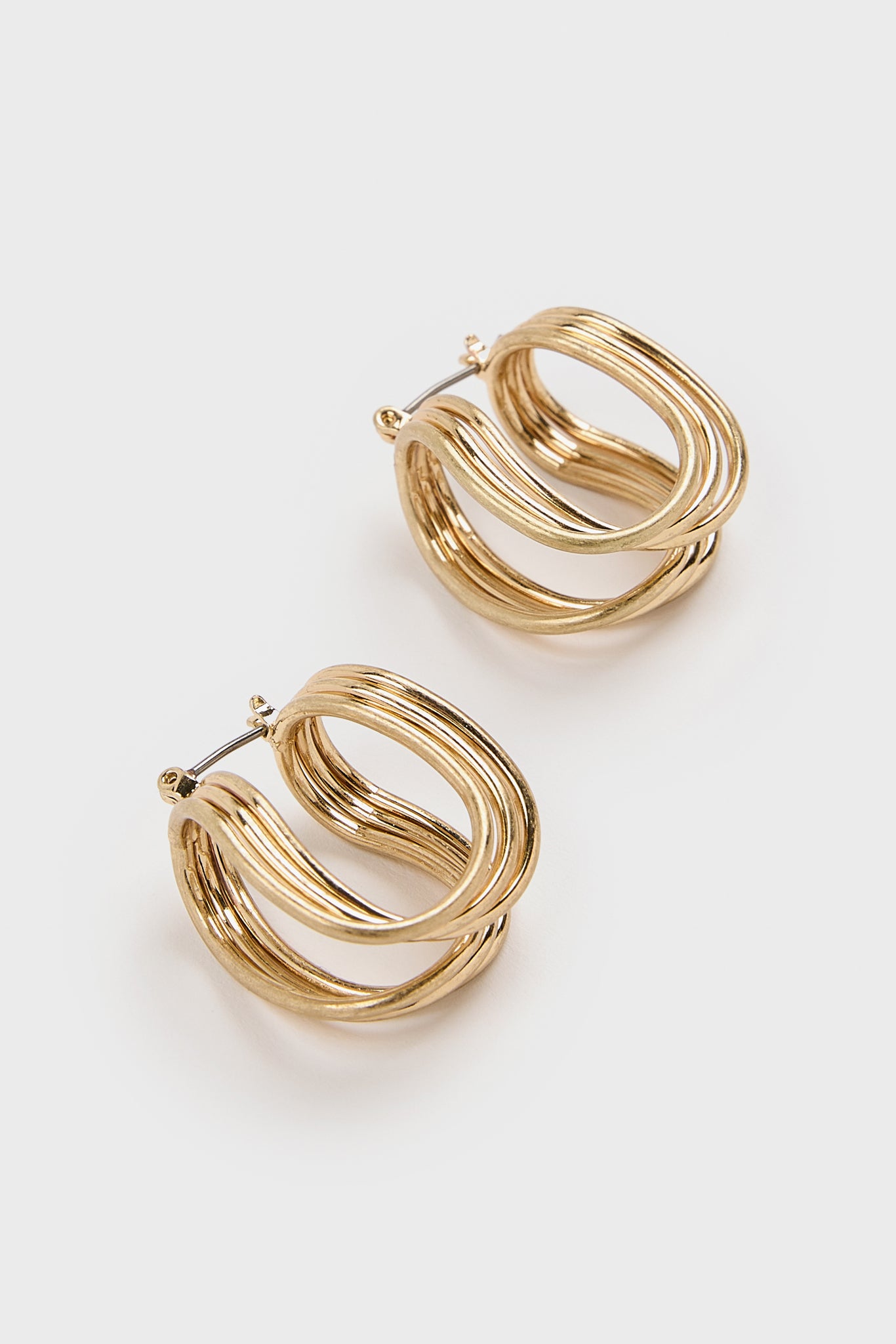 Gold looped U earrings_2