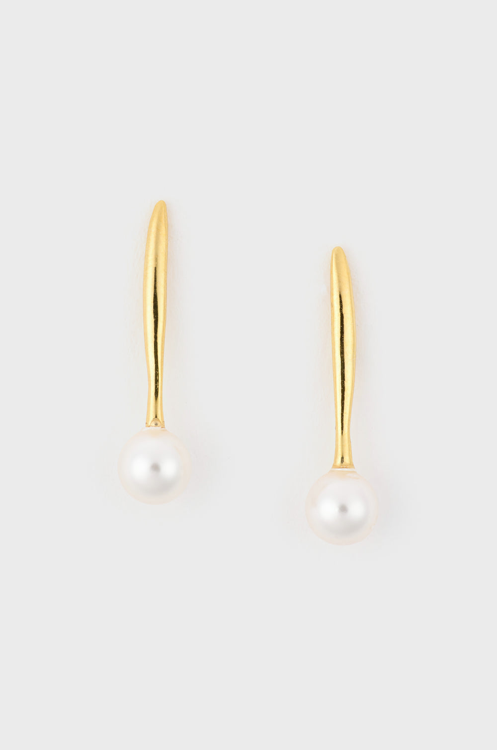 Gold slim bar pearl earrings_1