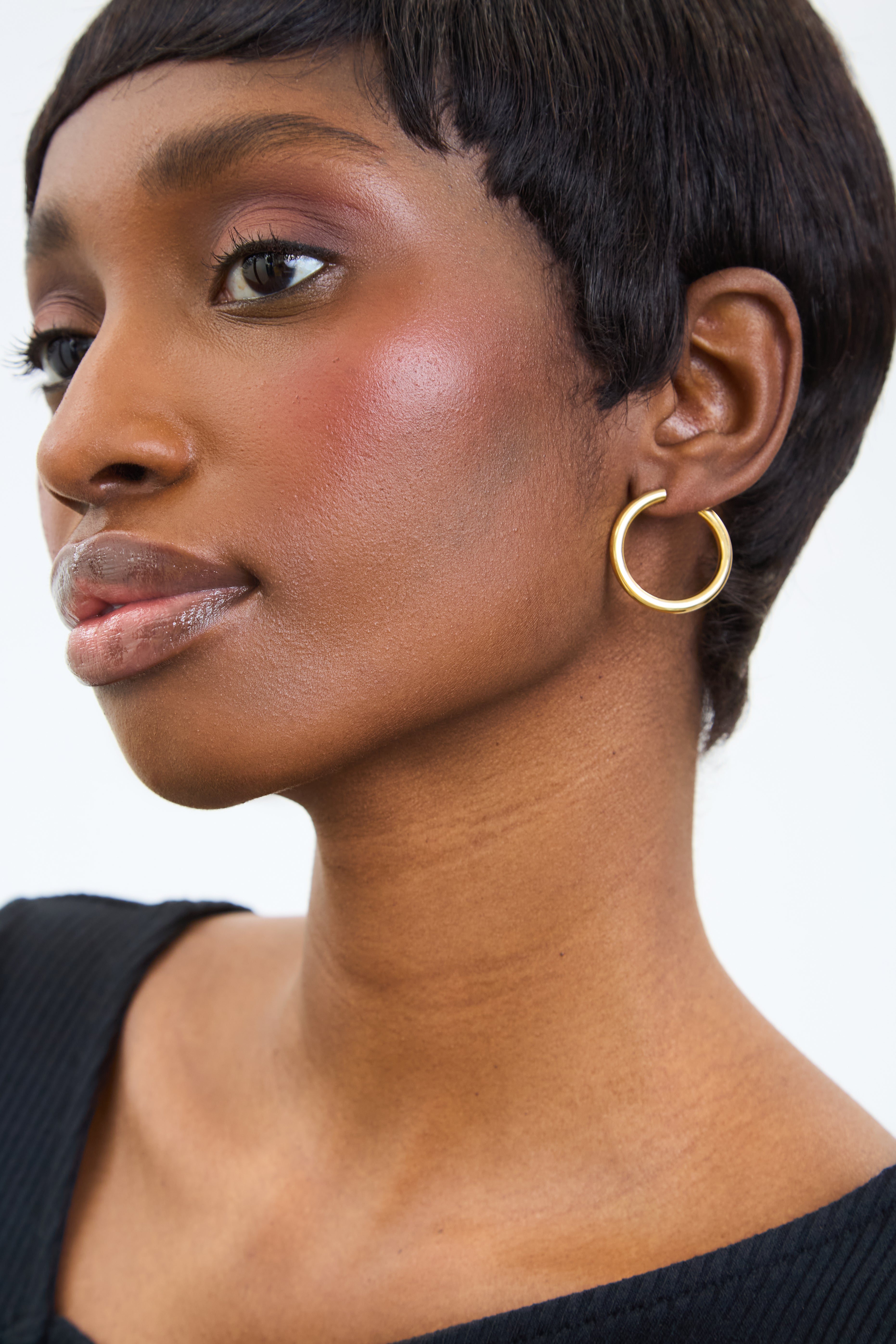 Gold thick spiral loop stud earrings_3