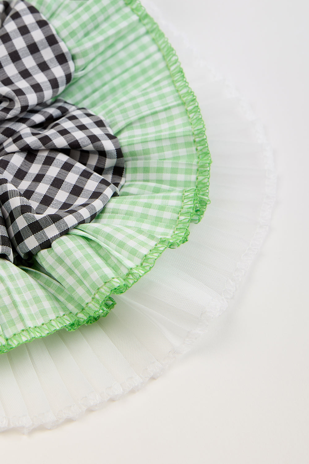 Green and black gingham sheer frill scrunchie_2