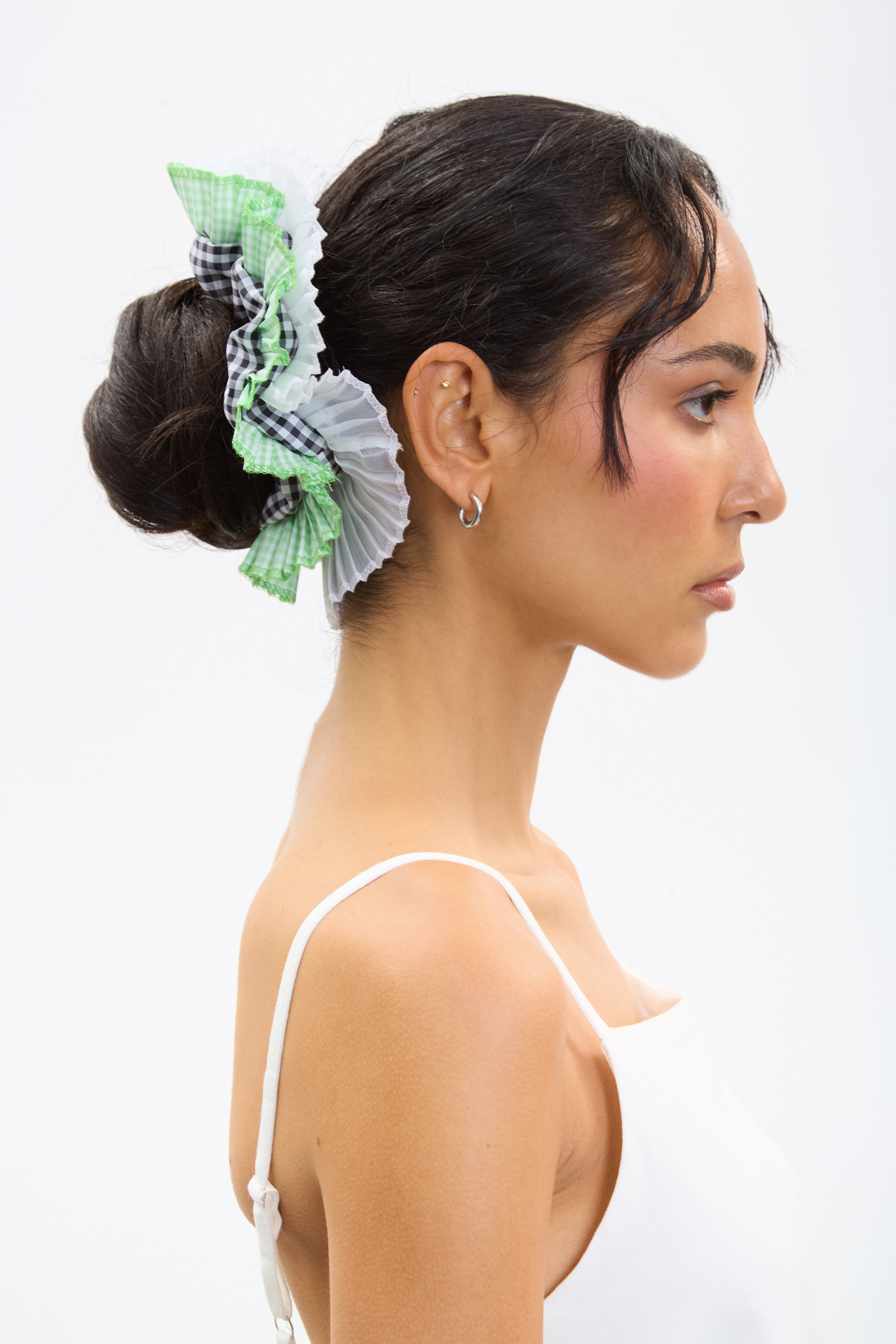 Green and black gingham sheer frill scrunchie_4