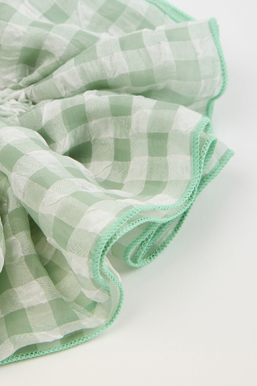 Green sheer gingham scrunchie_2