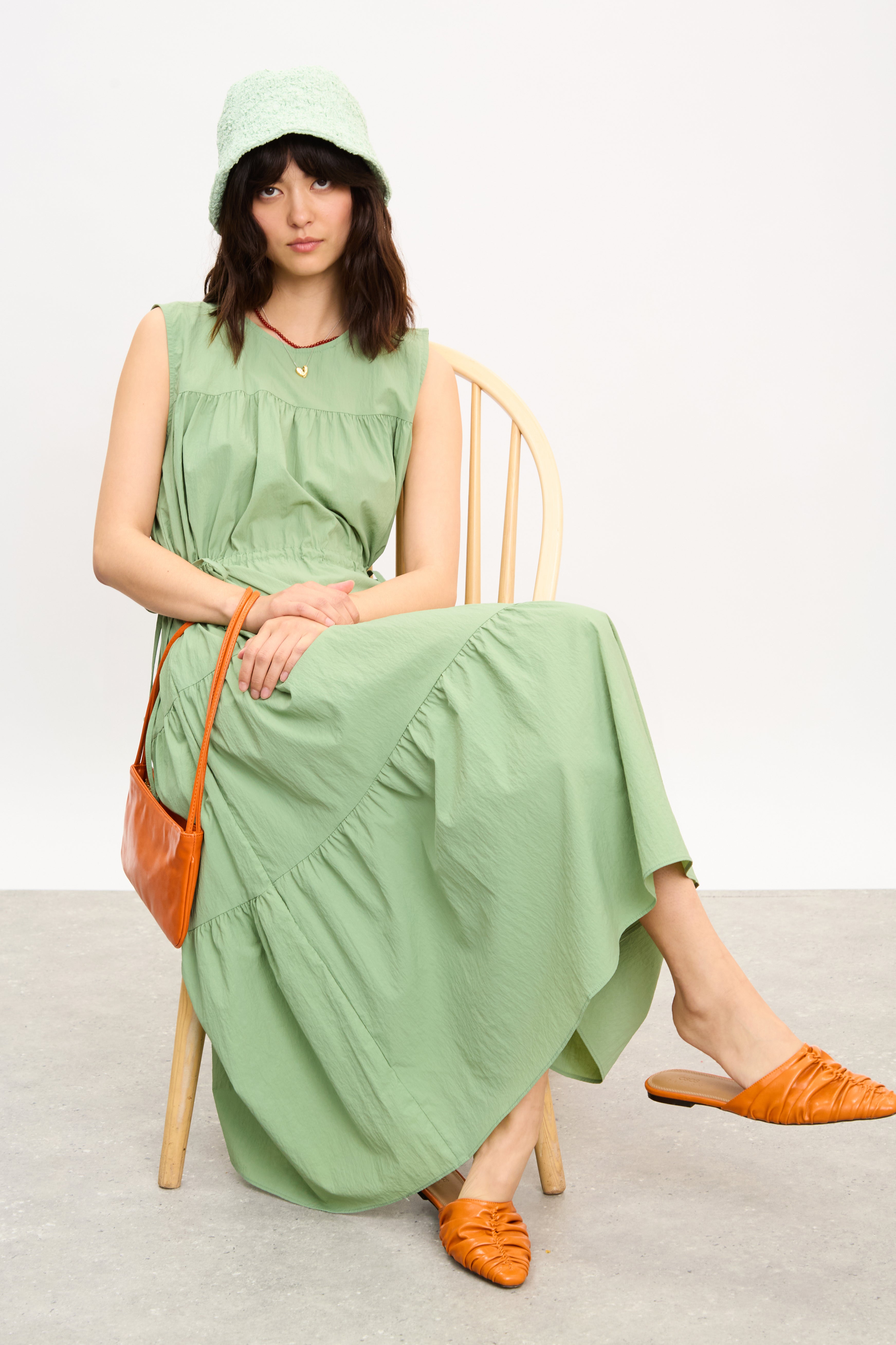 Green tiered cinch waist sleeveless dress_5