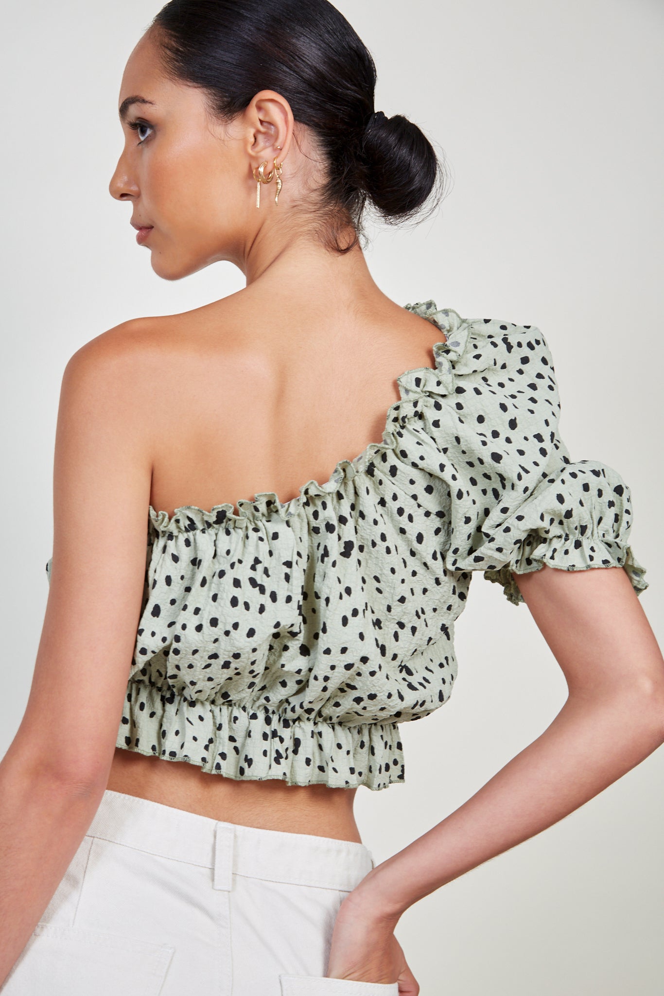 Green and black polka dot one shoulder top_4