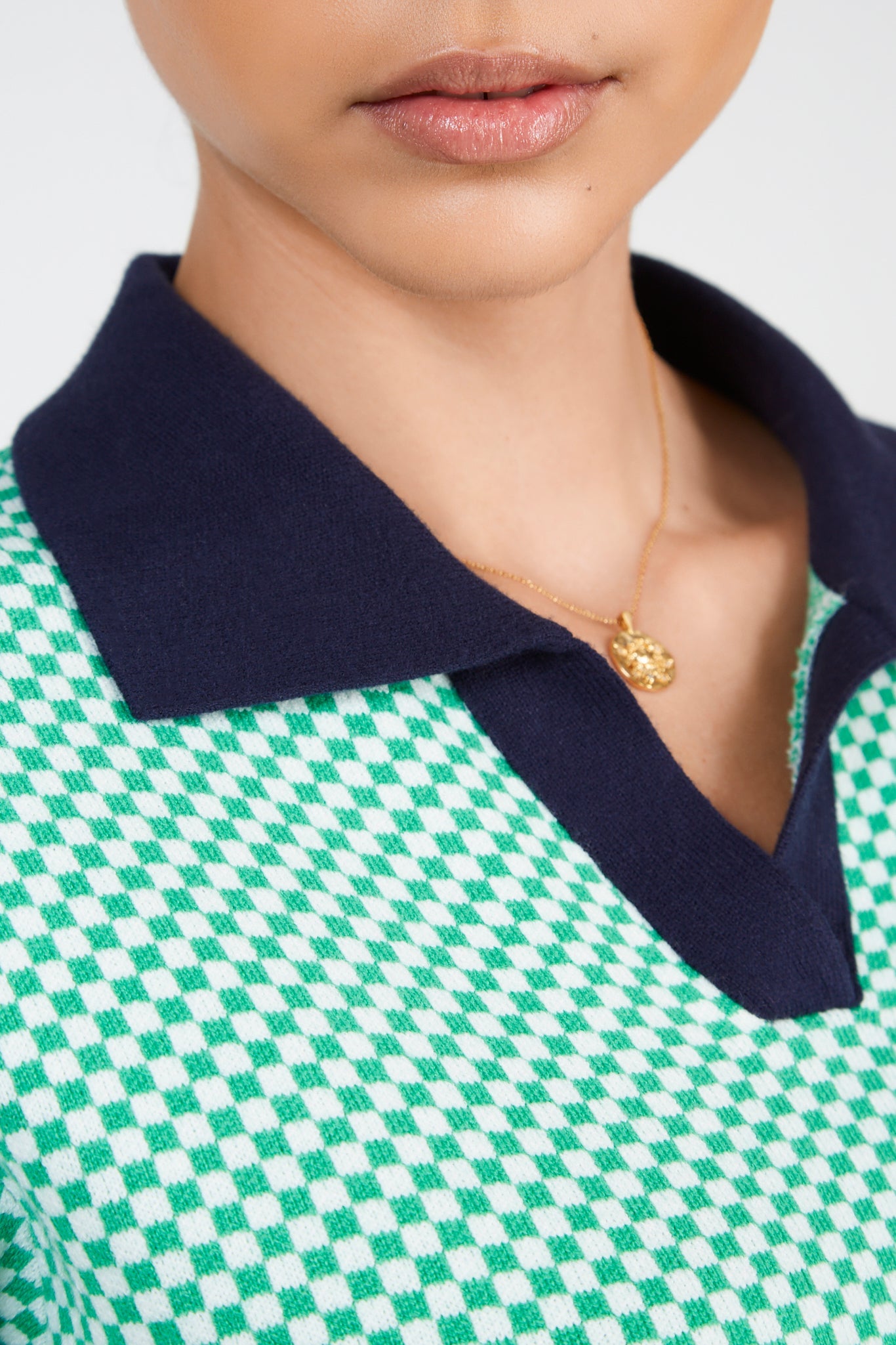 Green box check contrast collar jumper_4