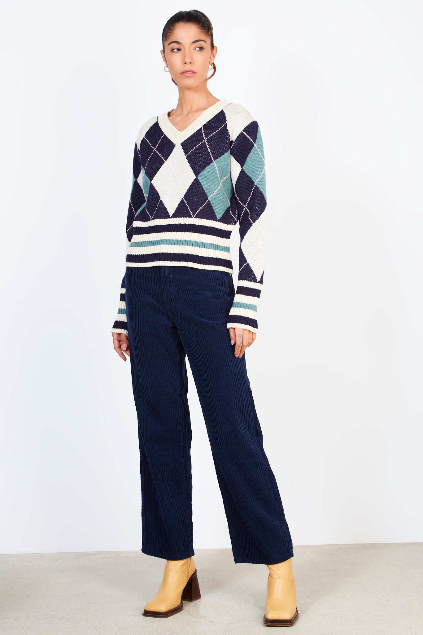 Green large argyle varsity trim V neck sweater_4