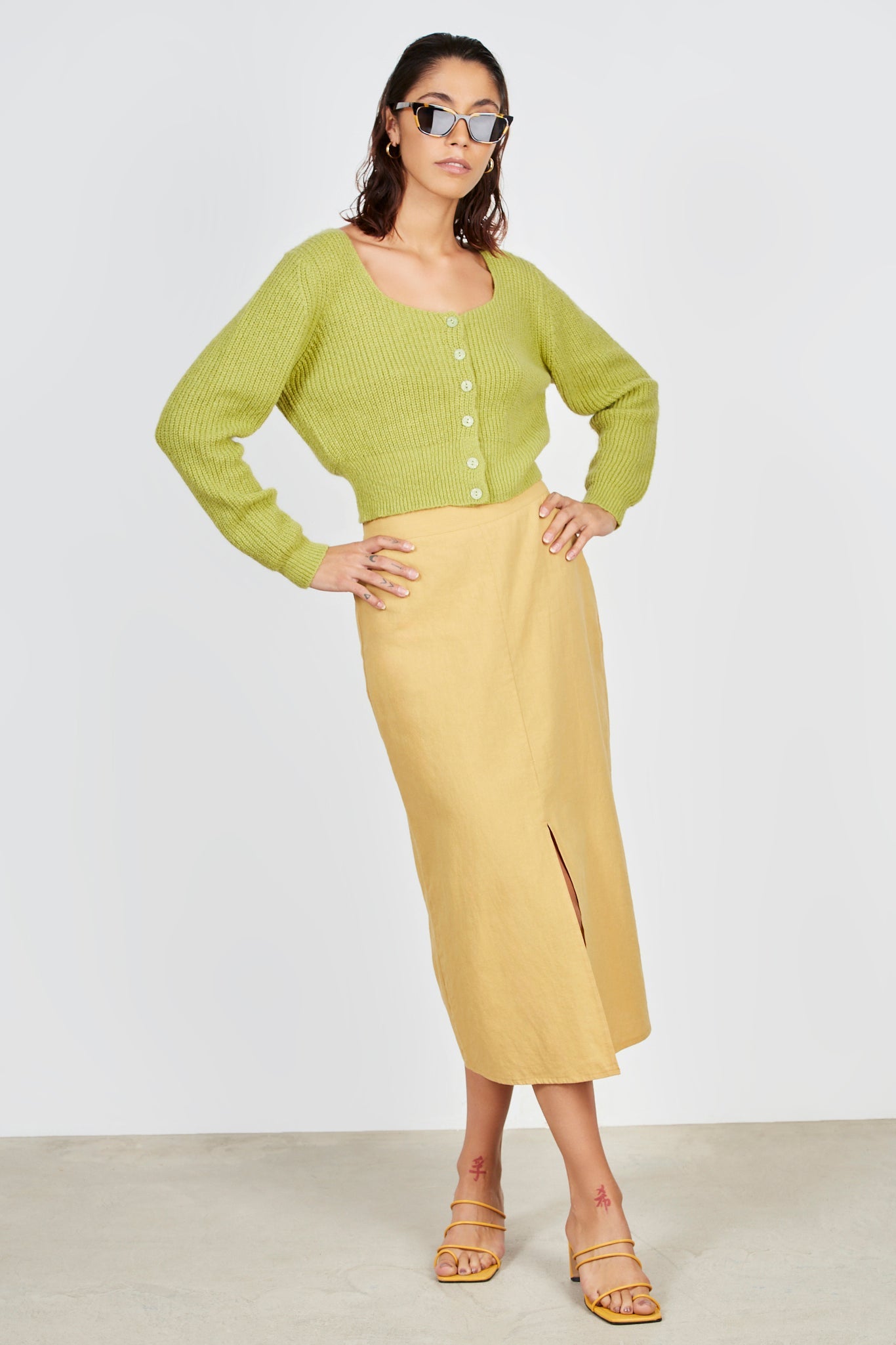 Green sweetheart neck cardigan_3