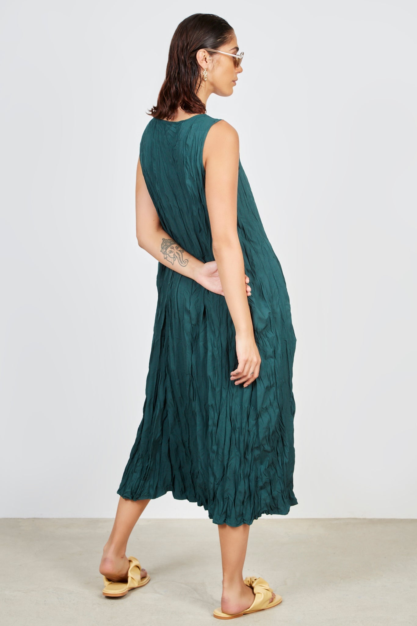 Green wrinkled simple shift dress_2