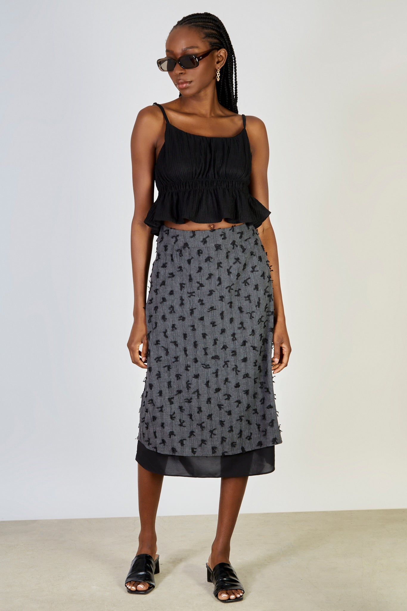 Grey and black ribbon motif skirt_4