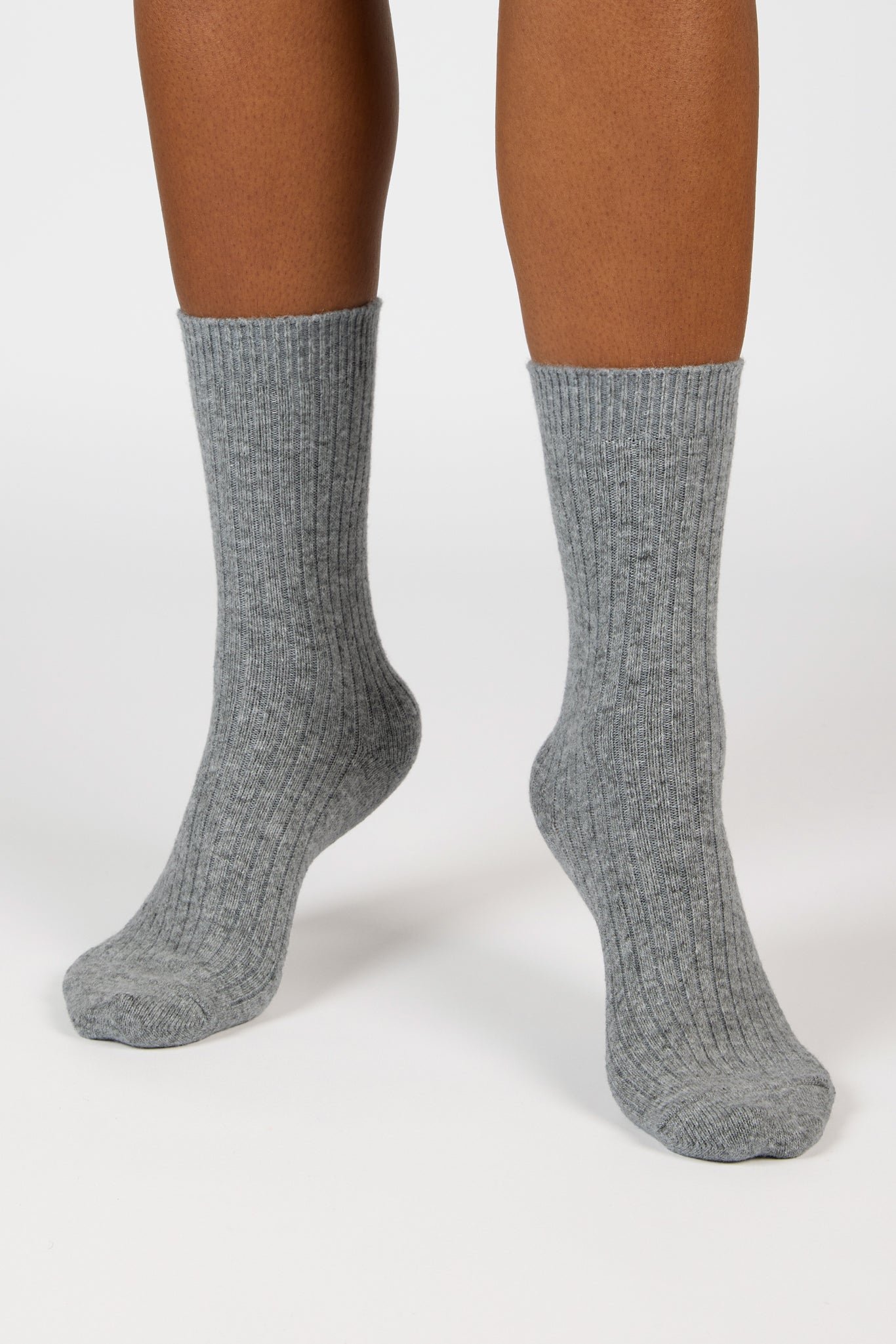 Grey ribbed cashmere wool blend socks_4