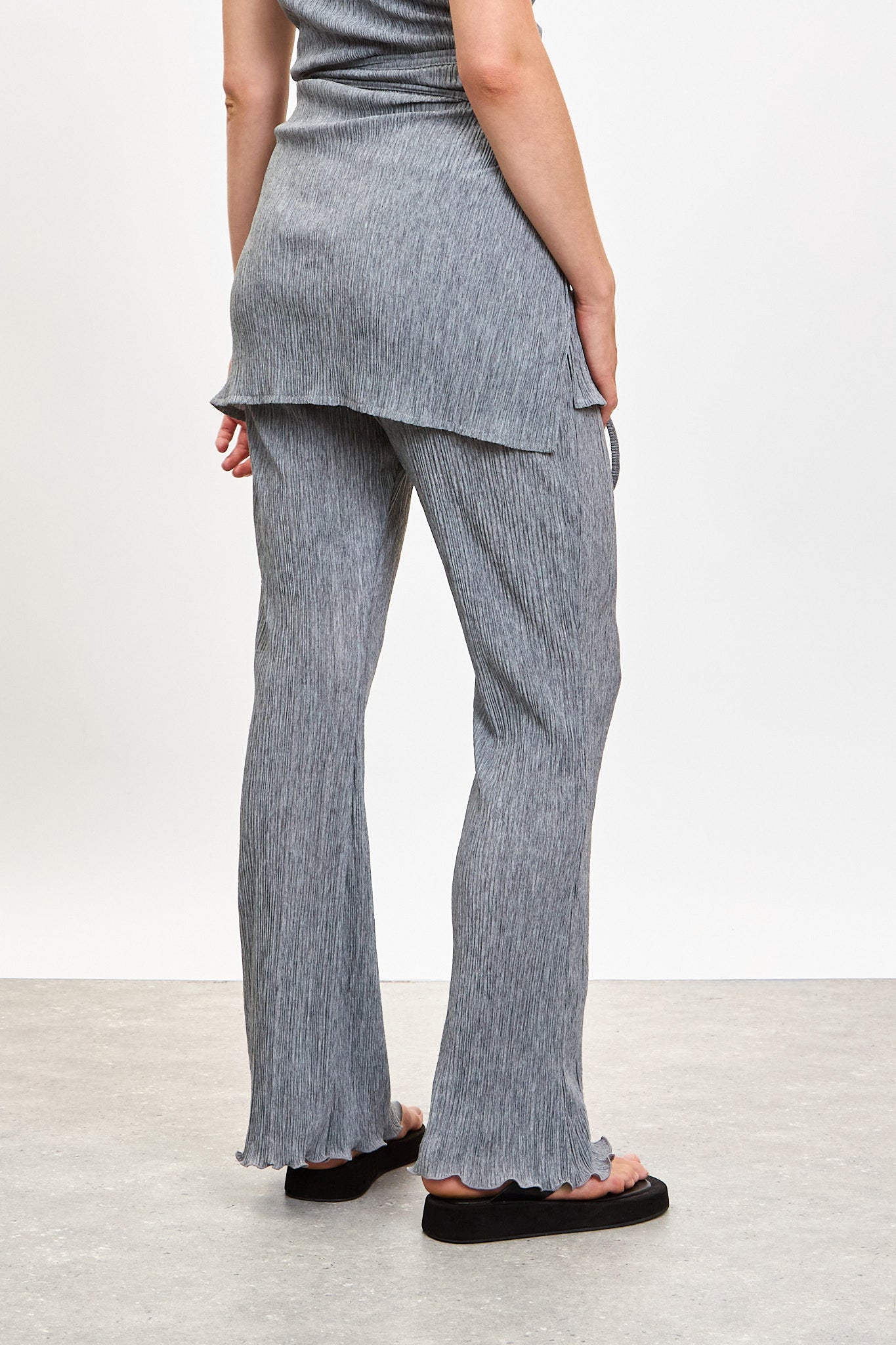 Grey ribbed skirt trousers_2