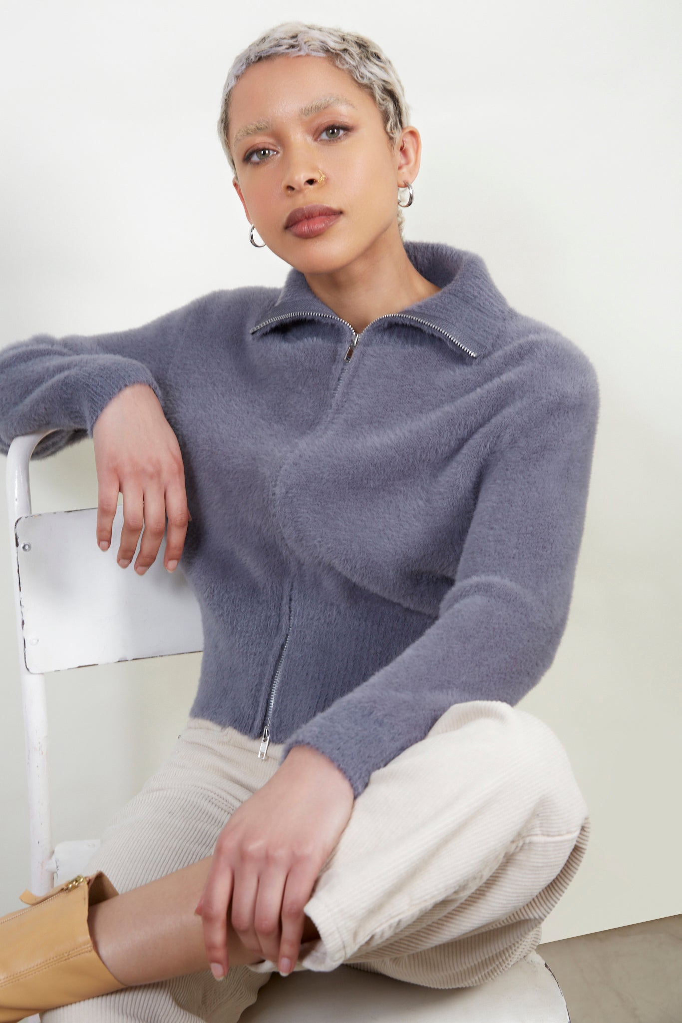 Grey fuzzy mock neck zip cardigan_5