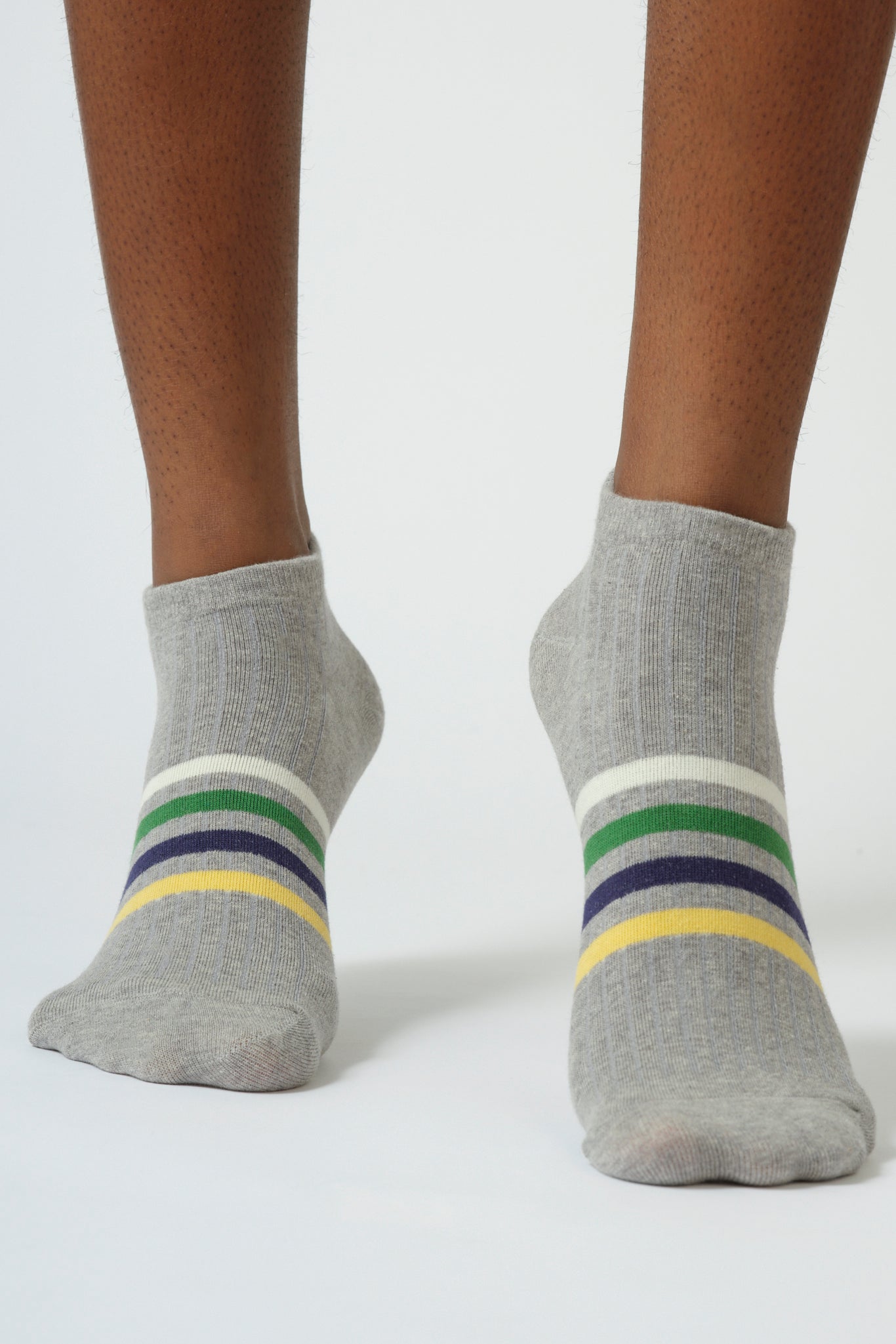 Grey multicolour striped ankle socks_2