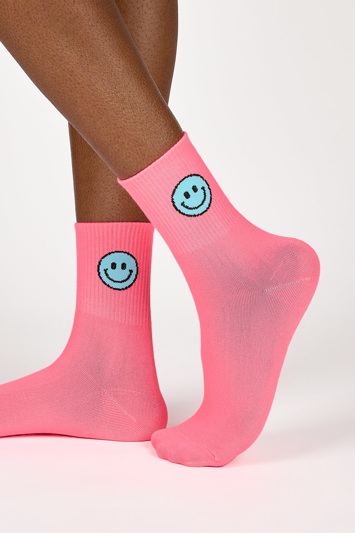 Hot pink smiley face socks_1