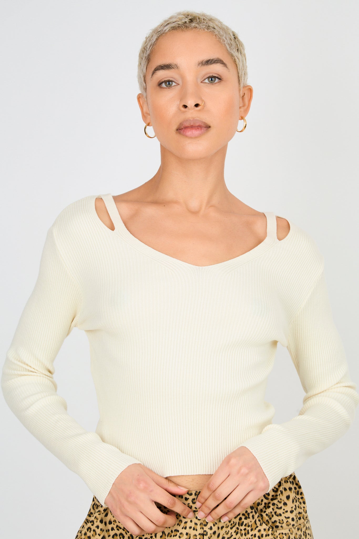 Ivory V neck double slit shoulder knit top_1
