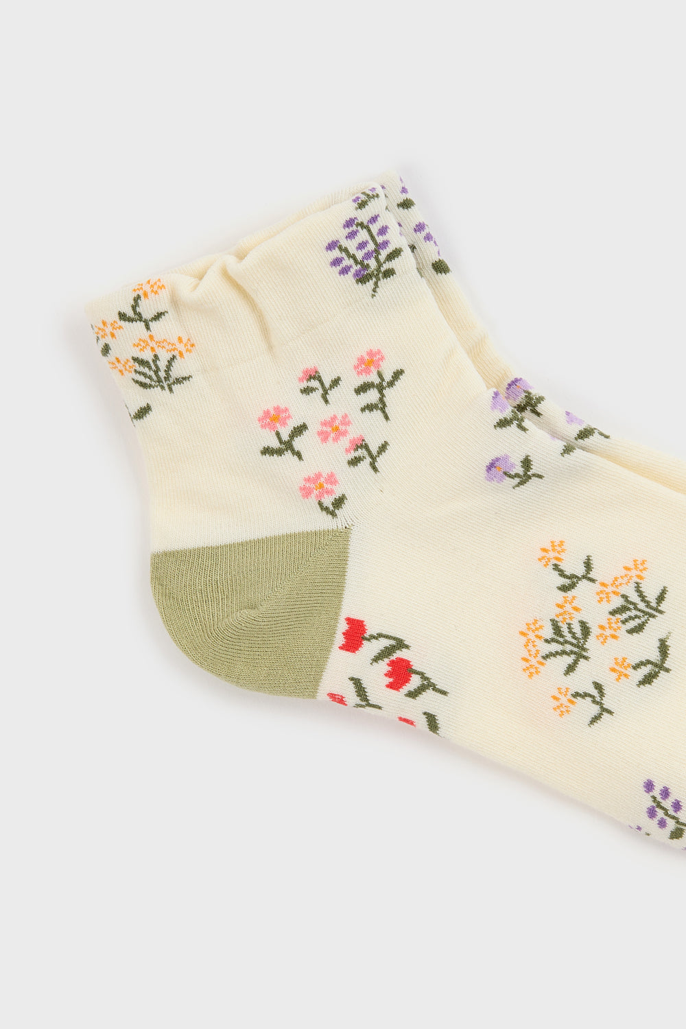 Ivory and khaki floral cluster socks_4