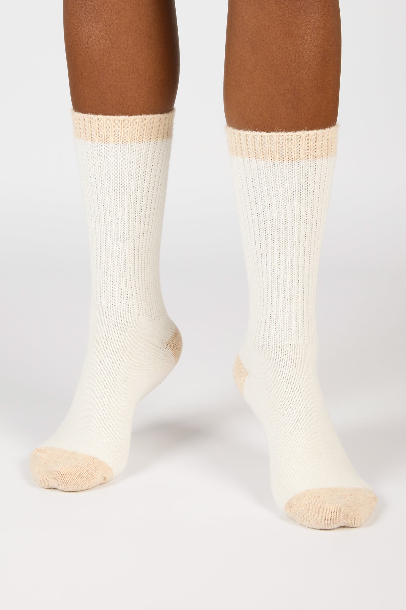 Ivory and oatmeal contrast trim cashmere blend socks_4