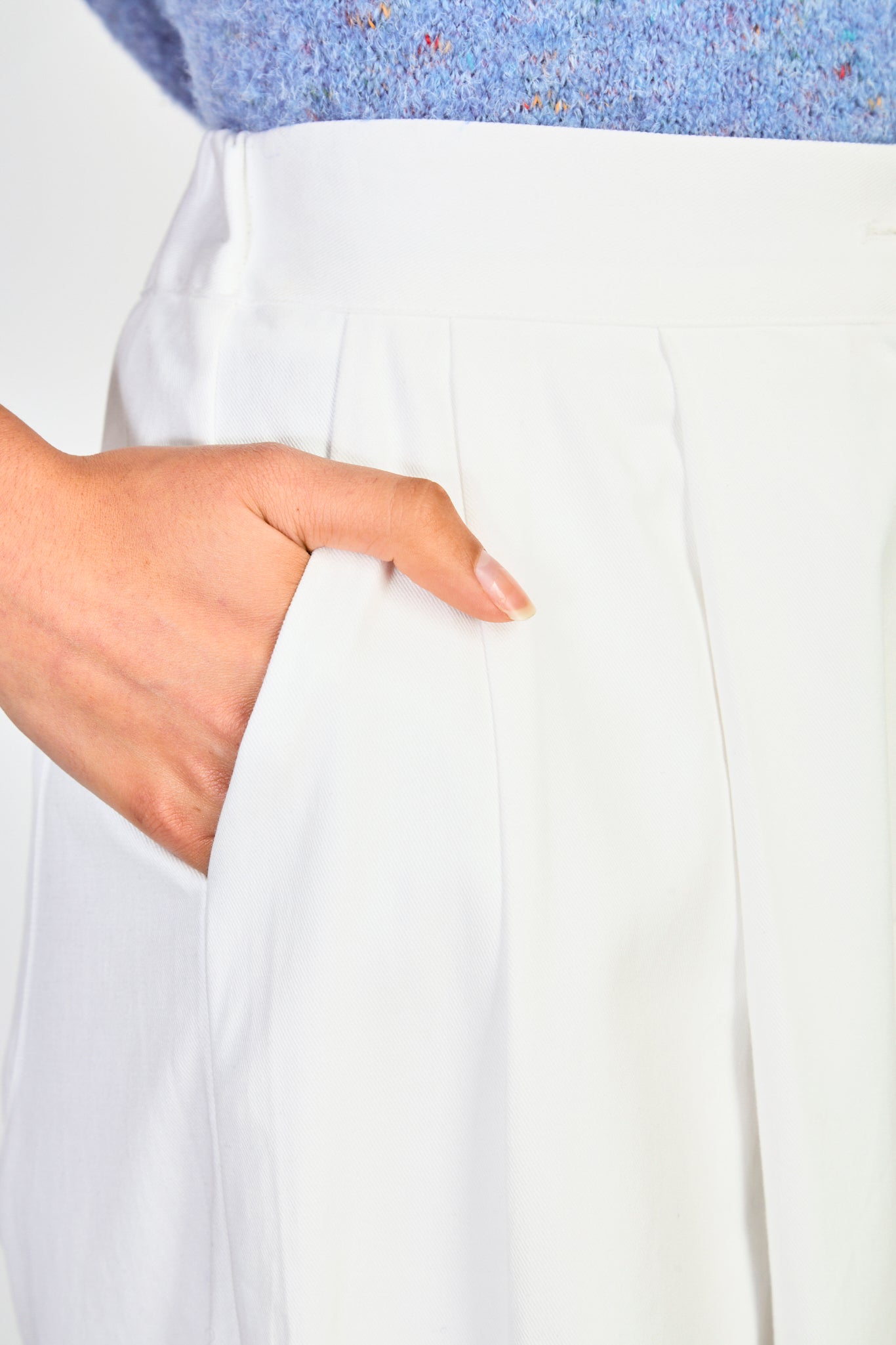 Ivory pleated wide leg trousers_3