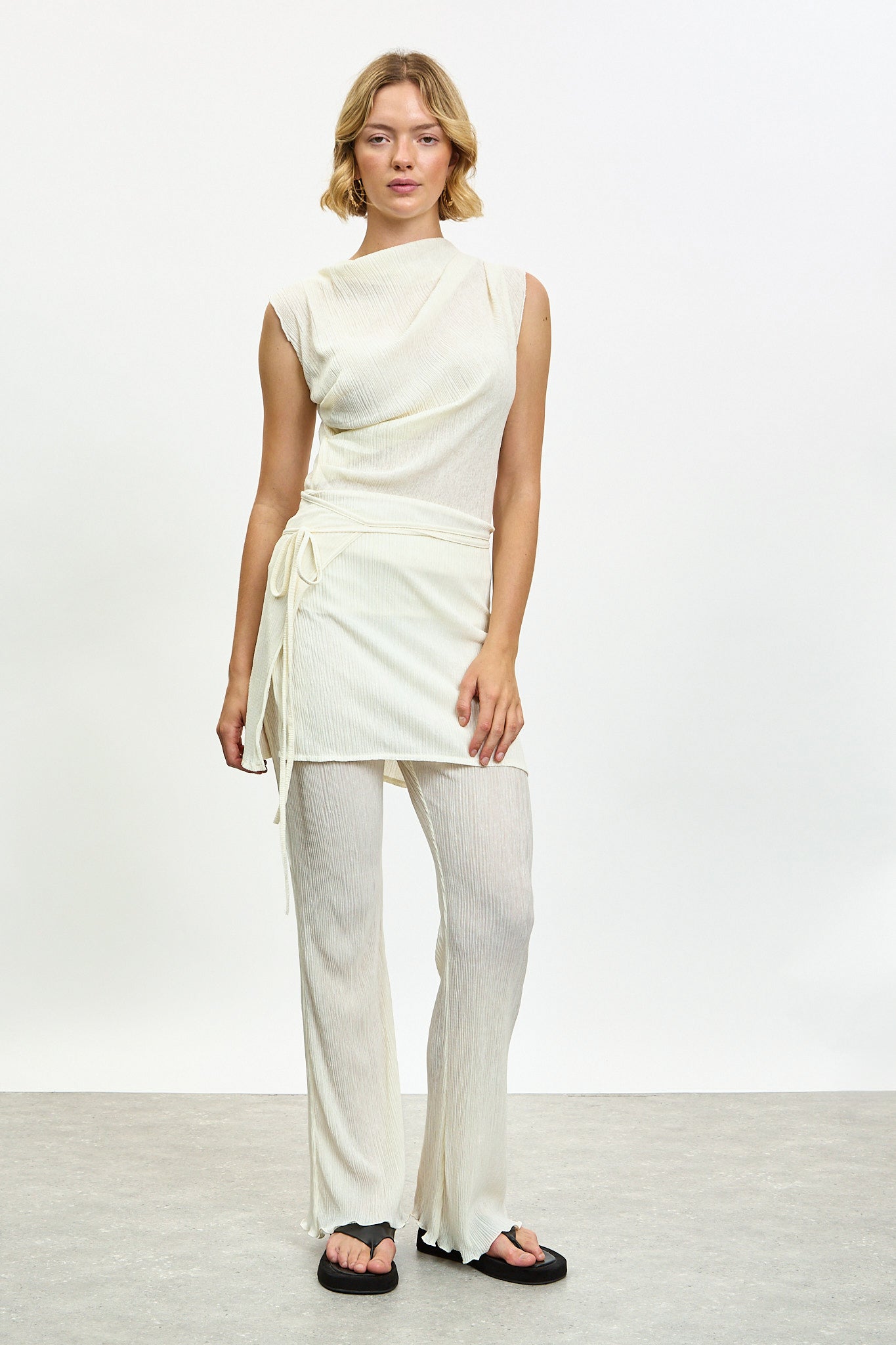 Ivory ribbed skirt trousers_4