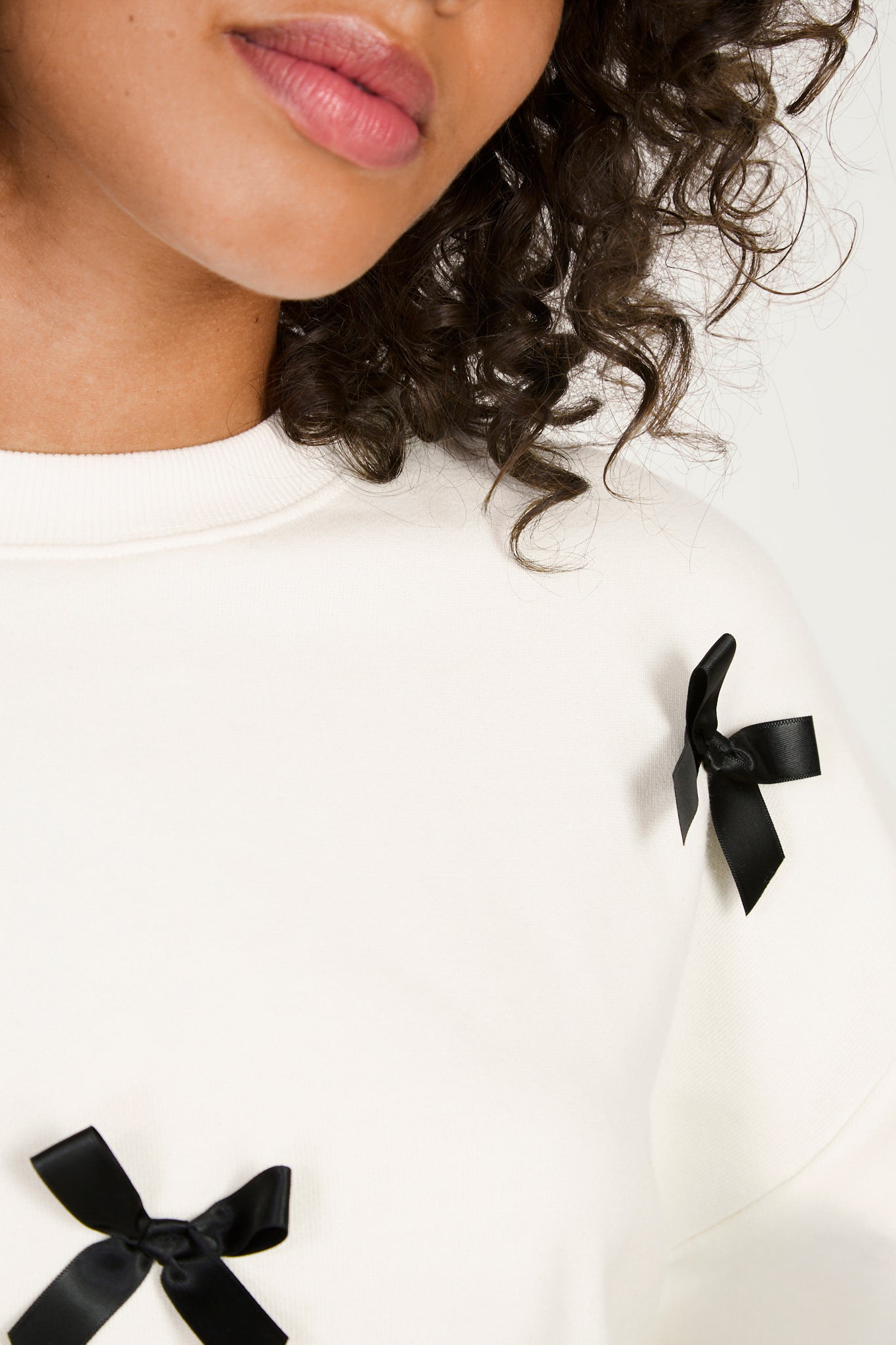 Ivory ribbon front sweatshirt_3