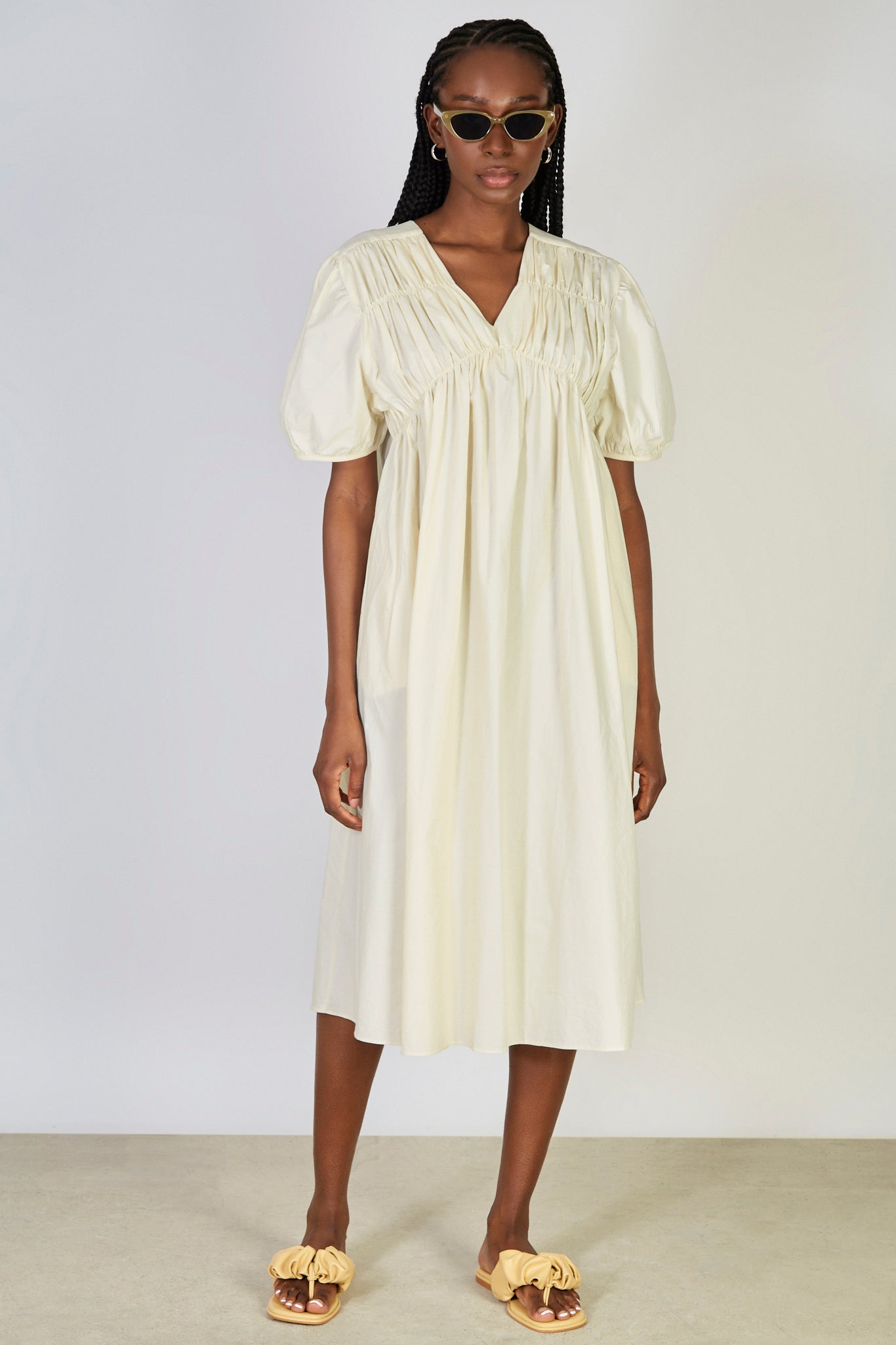 Ivory ruched seam V neck dress_1