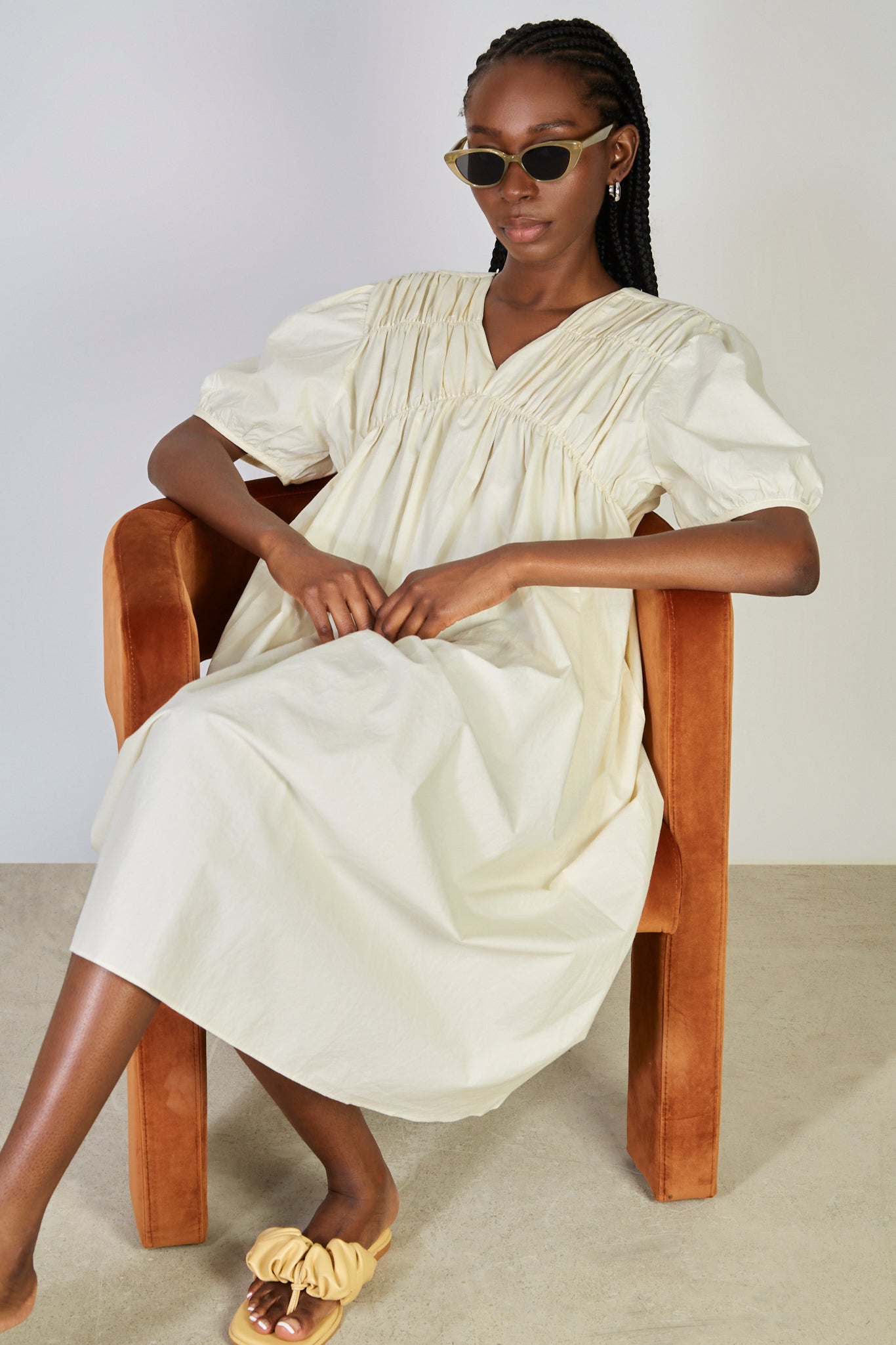 Ivory ruched seam V neck dress_5