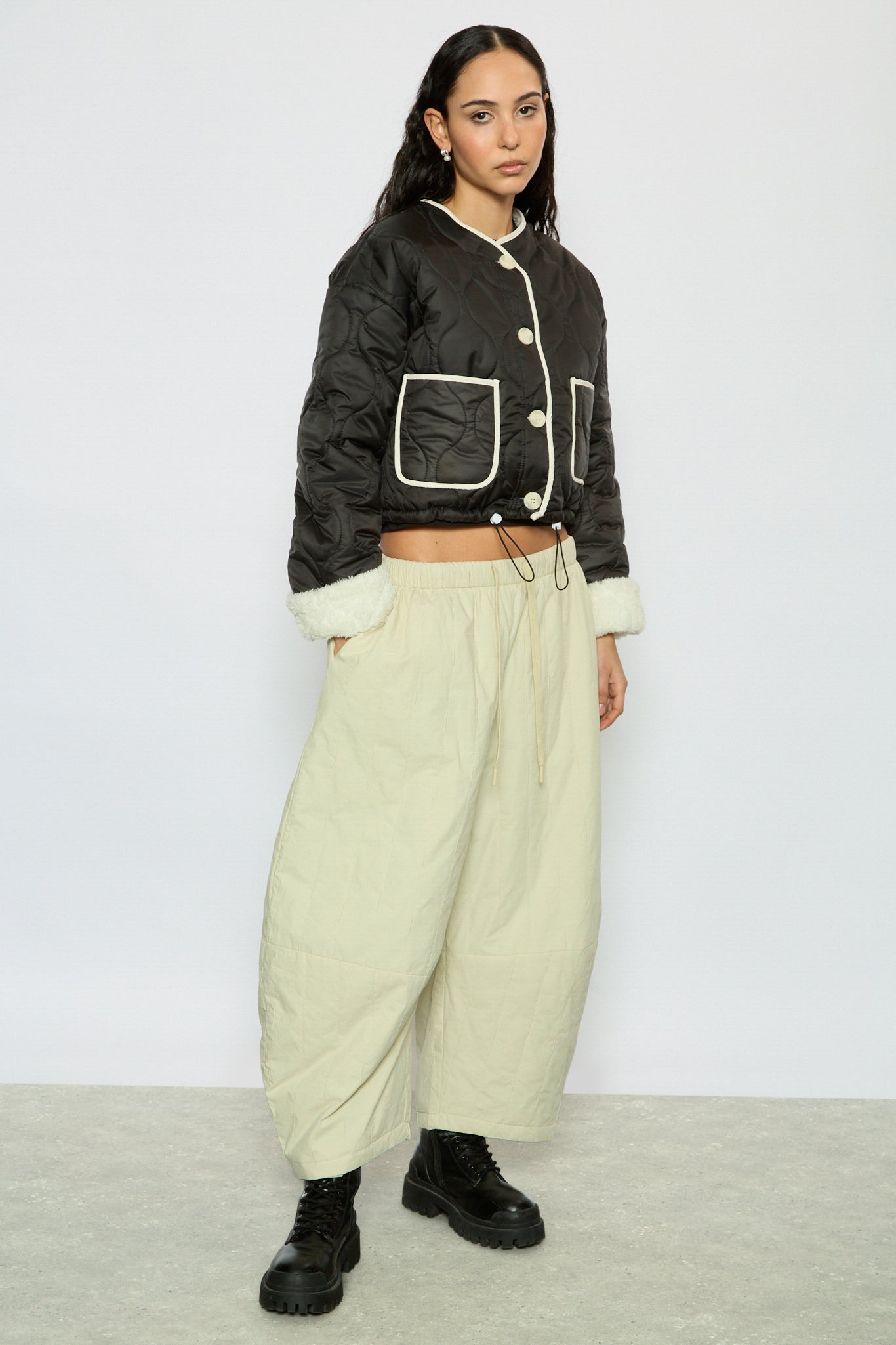Ivory thick quilted drawstring waist trousers_5