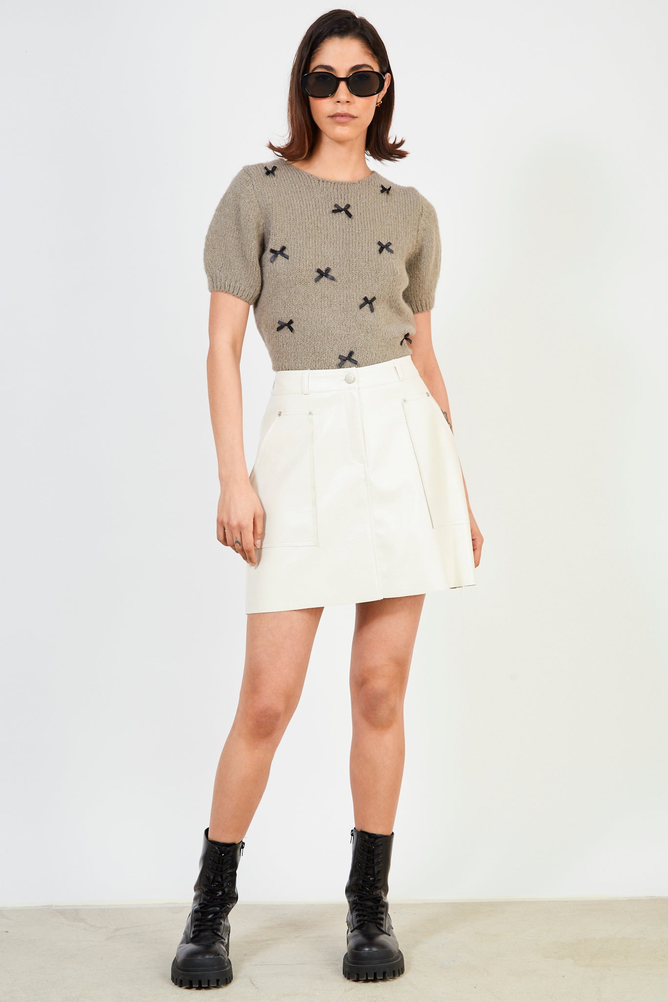 Ivory vegan leather double pocket mini skirt_4