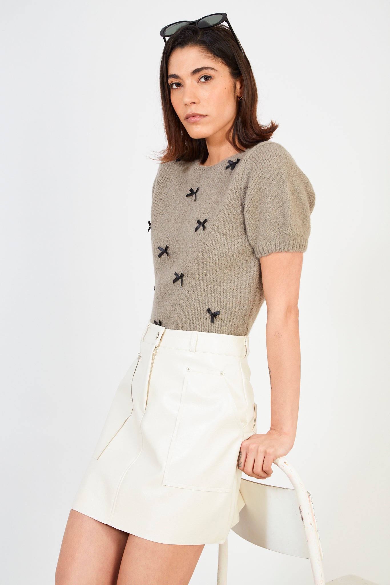 Ivory vegan leather double pocket mini skirt_5