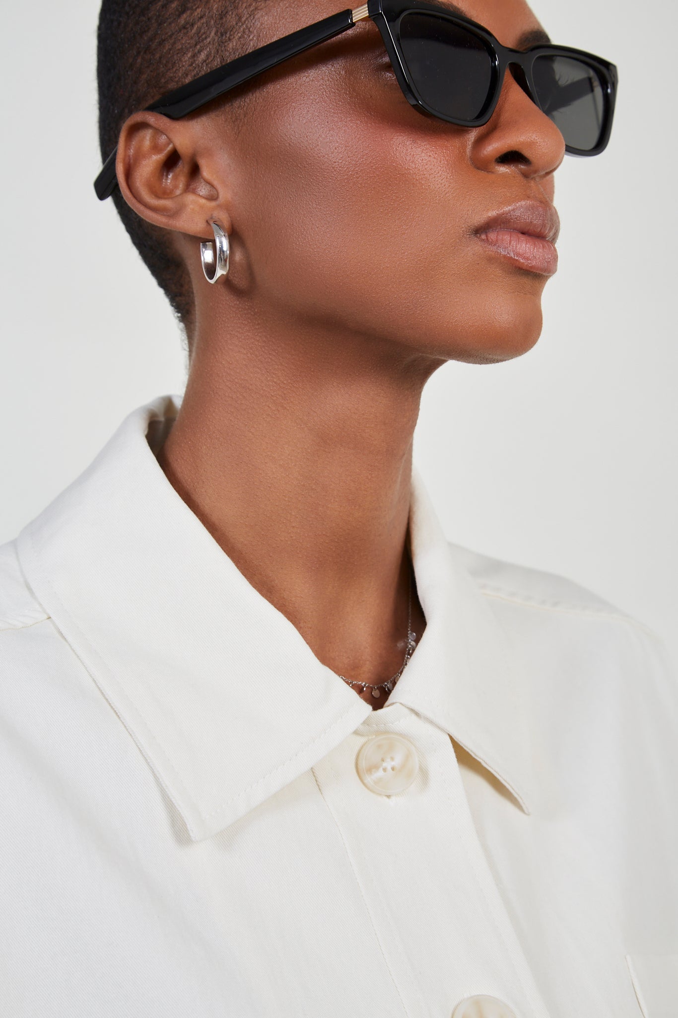 Ivory and blue contrast sleeve shirt_5