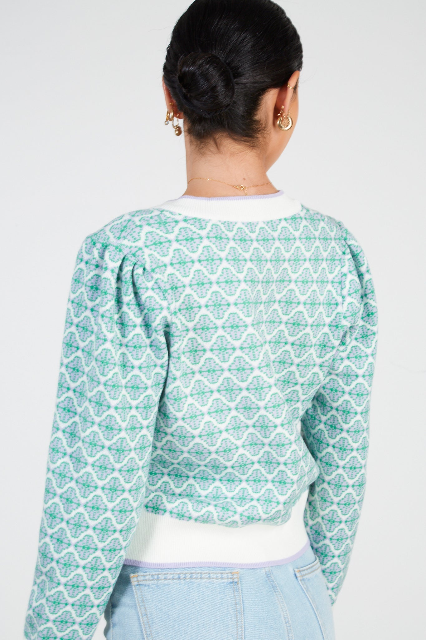Ivory and green geometric V-neck jumper_2
